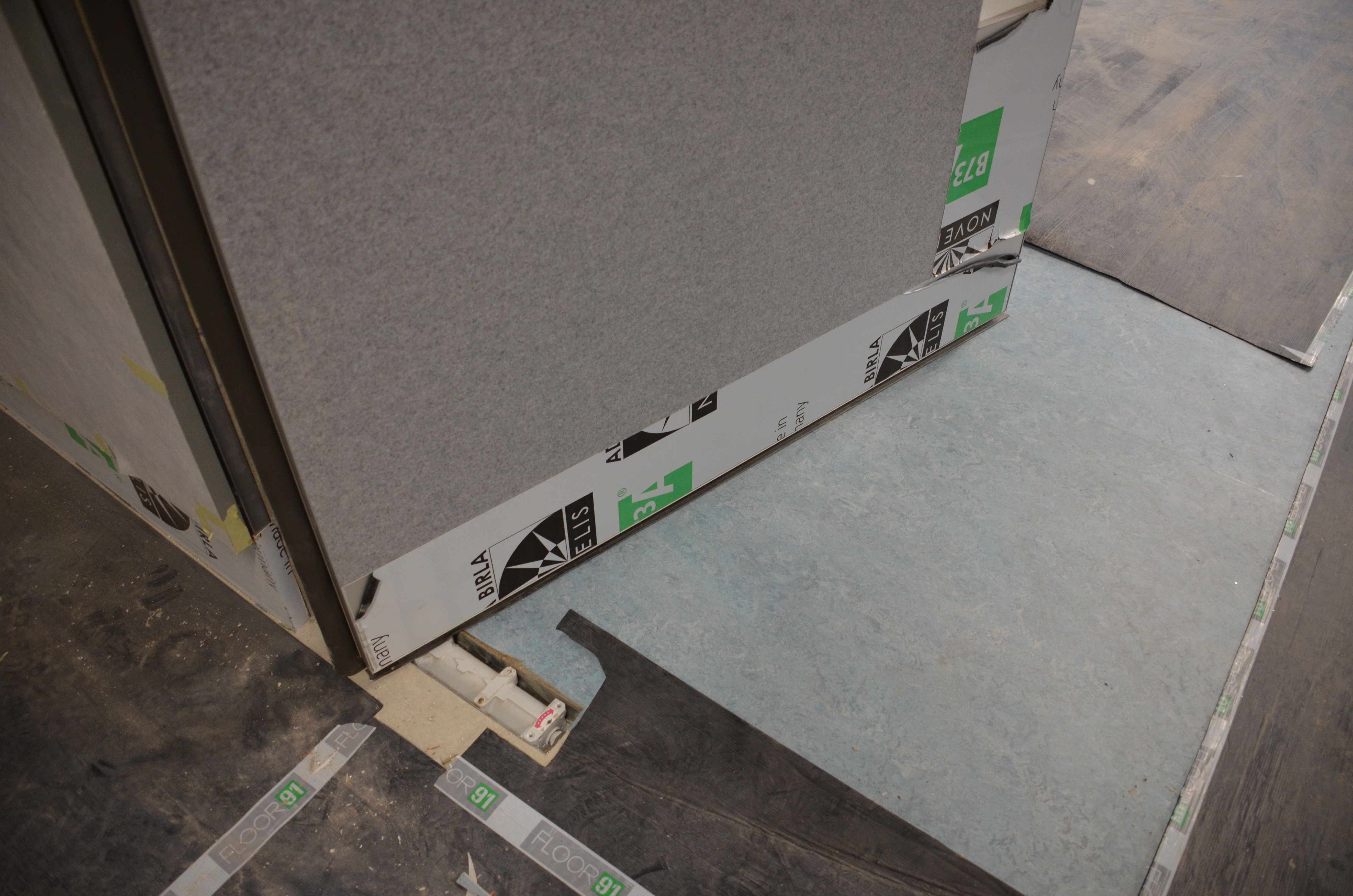 https://archive.abp.unimelb.edu.au/objects/images/Construction/Images/Doors and door frames/Studio folding doors/DSC_8713.JPG