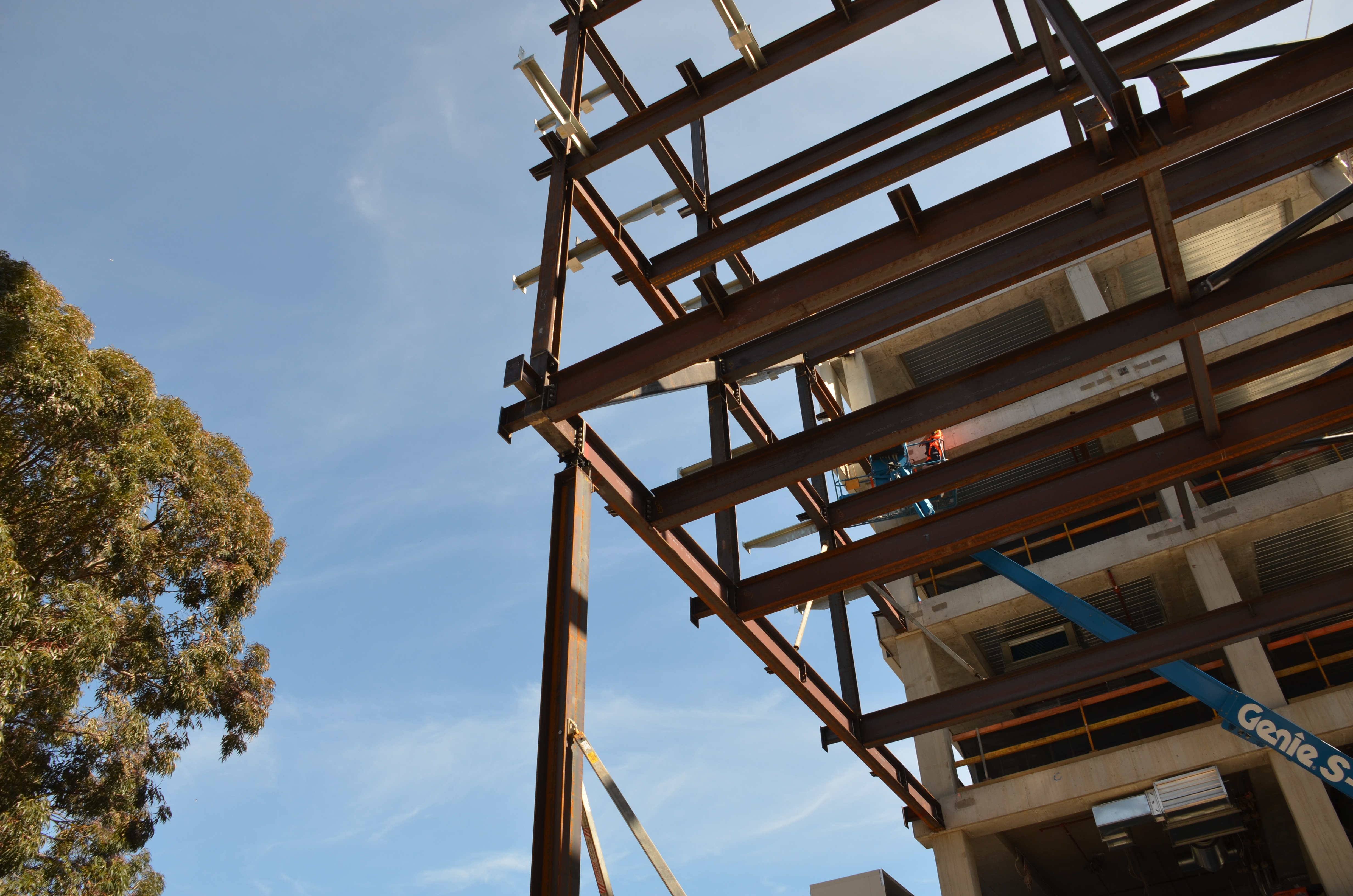 https://archive.abp.unimelb.edu.au/objects/images/Construction/Images/Structural steel/Cantilever/Erection/DSC_4289.JPG https://archive.abp.unimelb.edu.au/objects/images/Construction/Images/Structural steel/Cantilever/Erection/DSC_4289.JPG