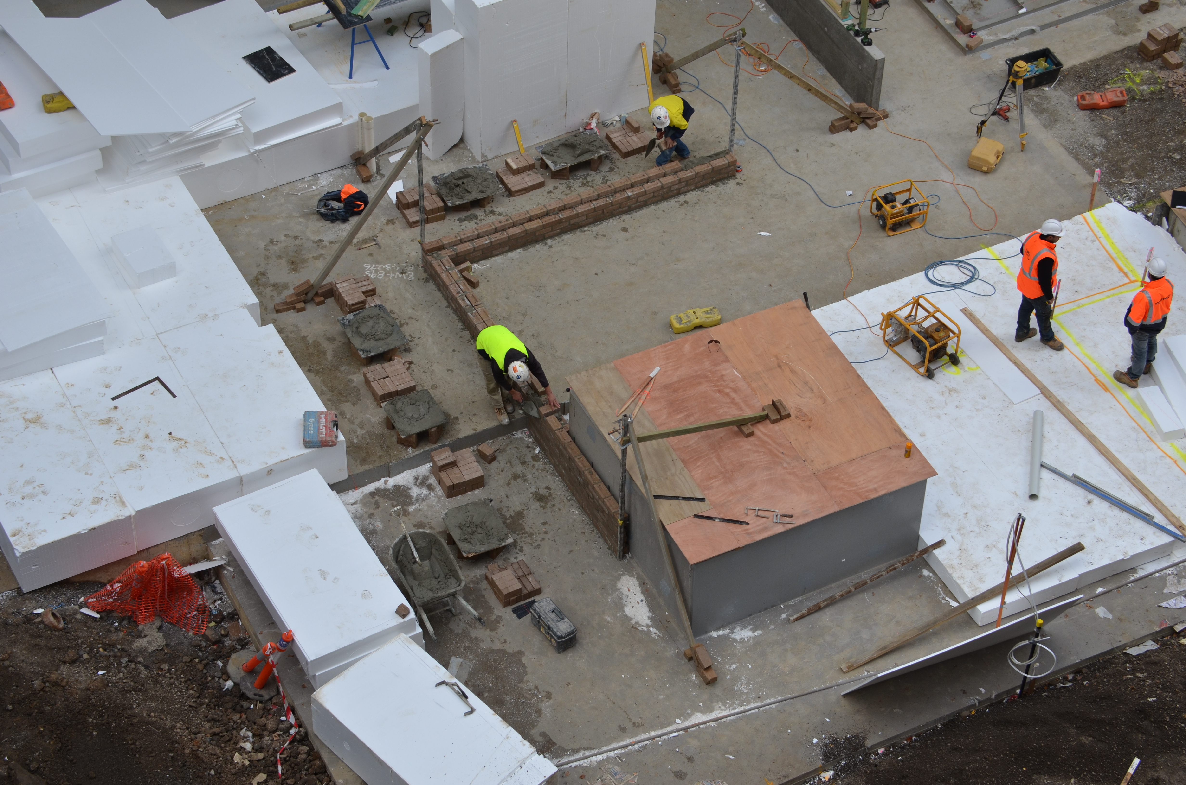 https://archive.abp.unimelb.edu.au/objects/images/Construction/Images/External Works/Polystyrene foam over plantroom north side/DSC_9017.JPG
