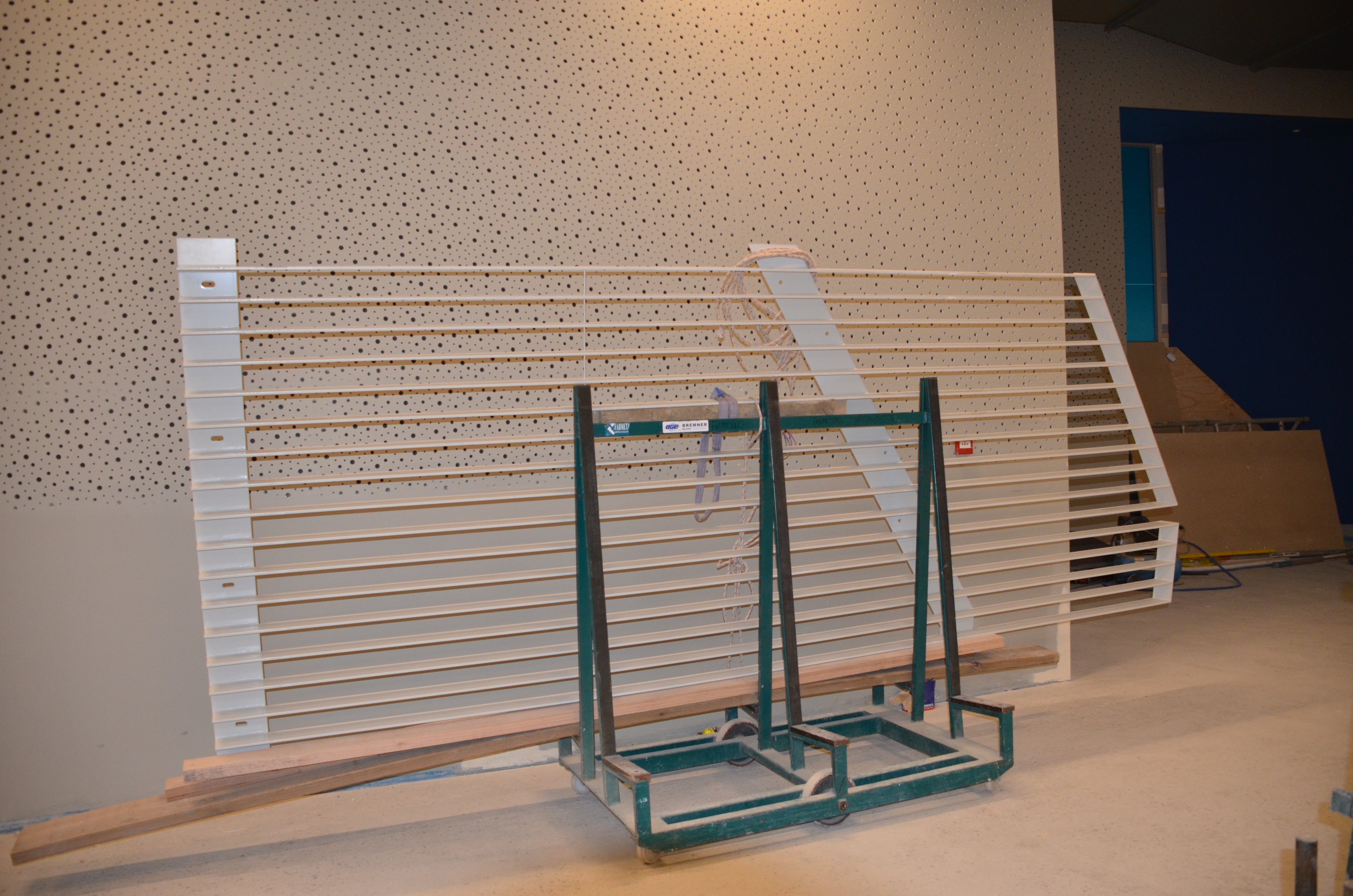 https://archive.abp.unimelb.edu.au/objects/images/Construction/Images/Stairs, walkways and balustrades/Steel balustrade ground to large lecture theatre/DSC_8839.JPG