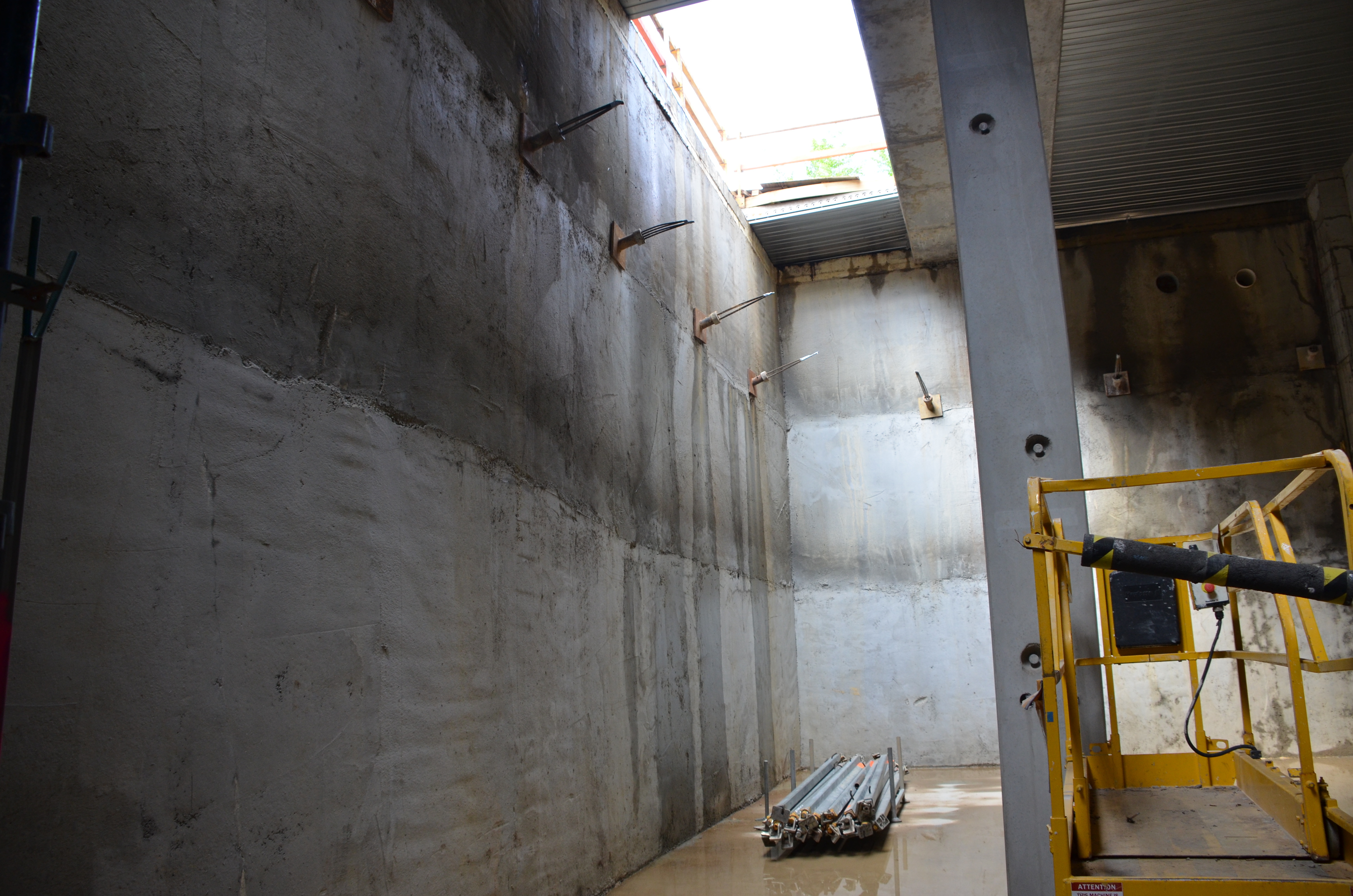 https://archive.abp.unimelb.edu.au/objects/images/Construction/Images/Water storage tank & pump room/DSC_3035.JPG https://archive.abp.unimelb.edu.au/objects/images/Construction/Images/Water storage tank & pump room/DSC_3035.JPG