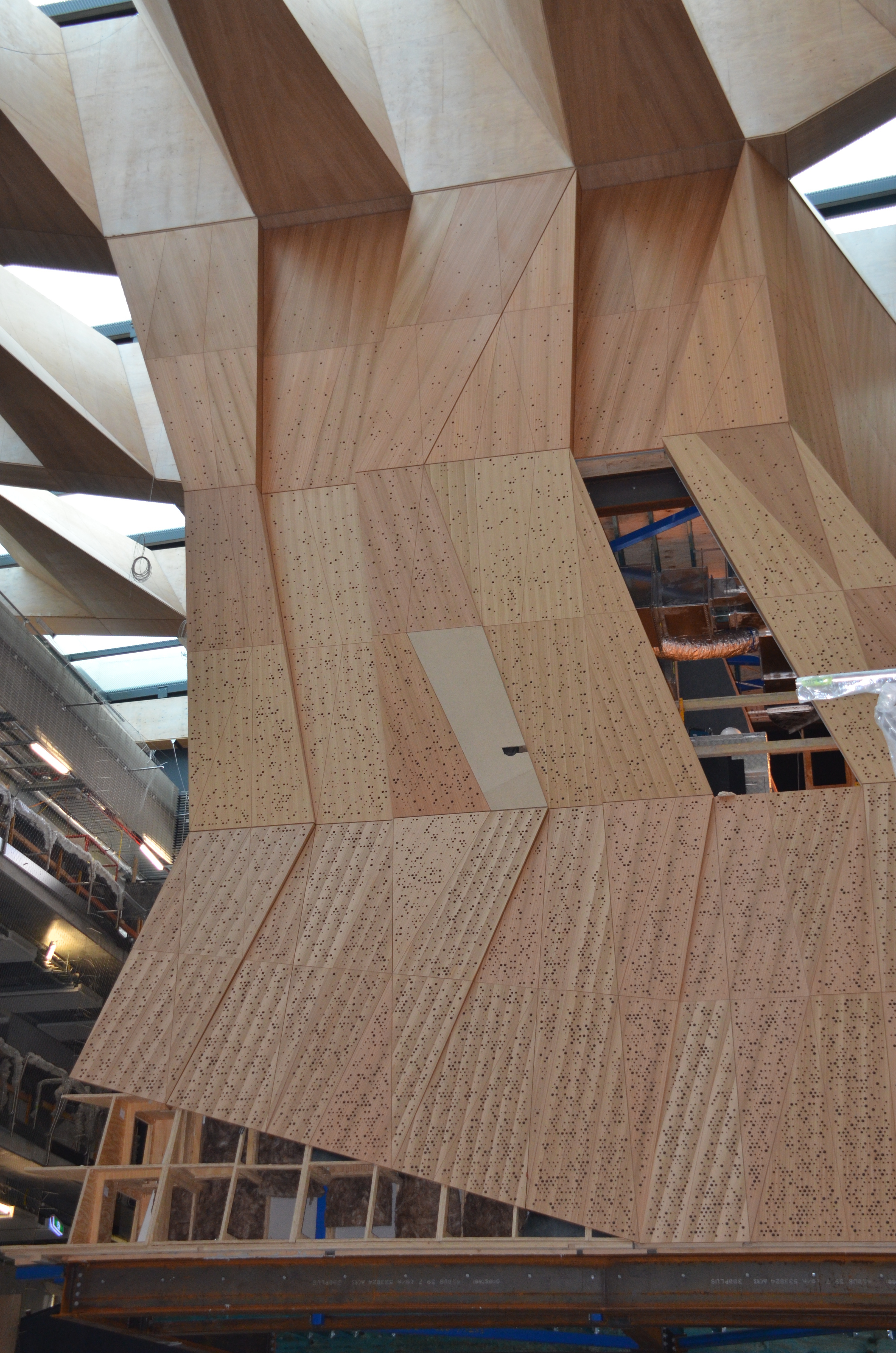 https://archive.abp.unimelb.edu.au/objects/images/Construction/Images/Hanging studio/External wall cladding/DSC_8354.JPG