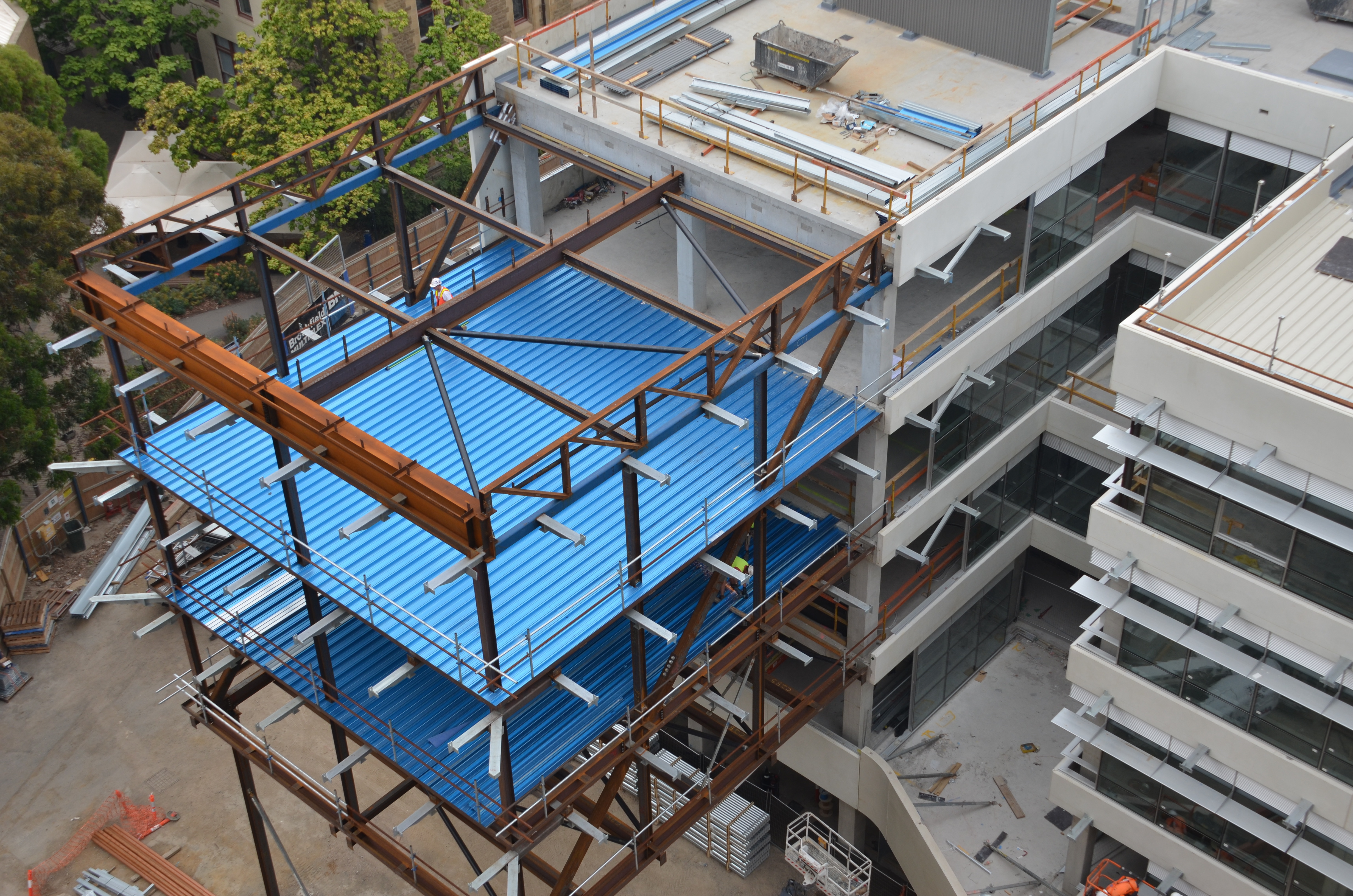 https://archive.abp.unimelb.edu.au/objects/images/Construction/Images/Structural steel/Cantilever/Erection/DSC_5255.JPG