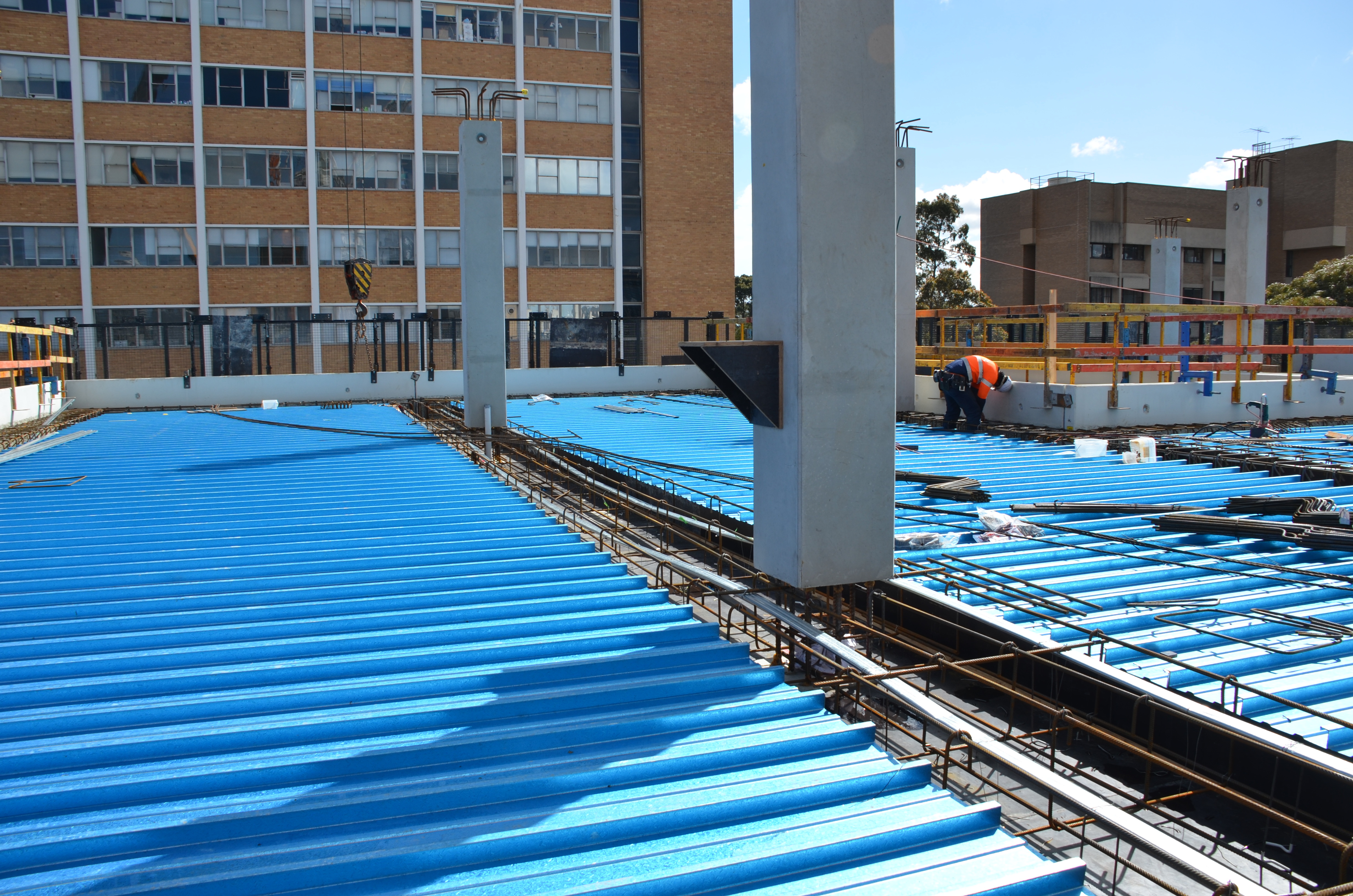 https://archive.abp.unimelb.edu.au/objects/images/Construction/Images/Concrete suspended slabs and beams/Post-tensioned beams & slabs/DSC_2902.JPG