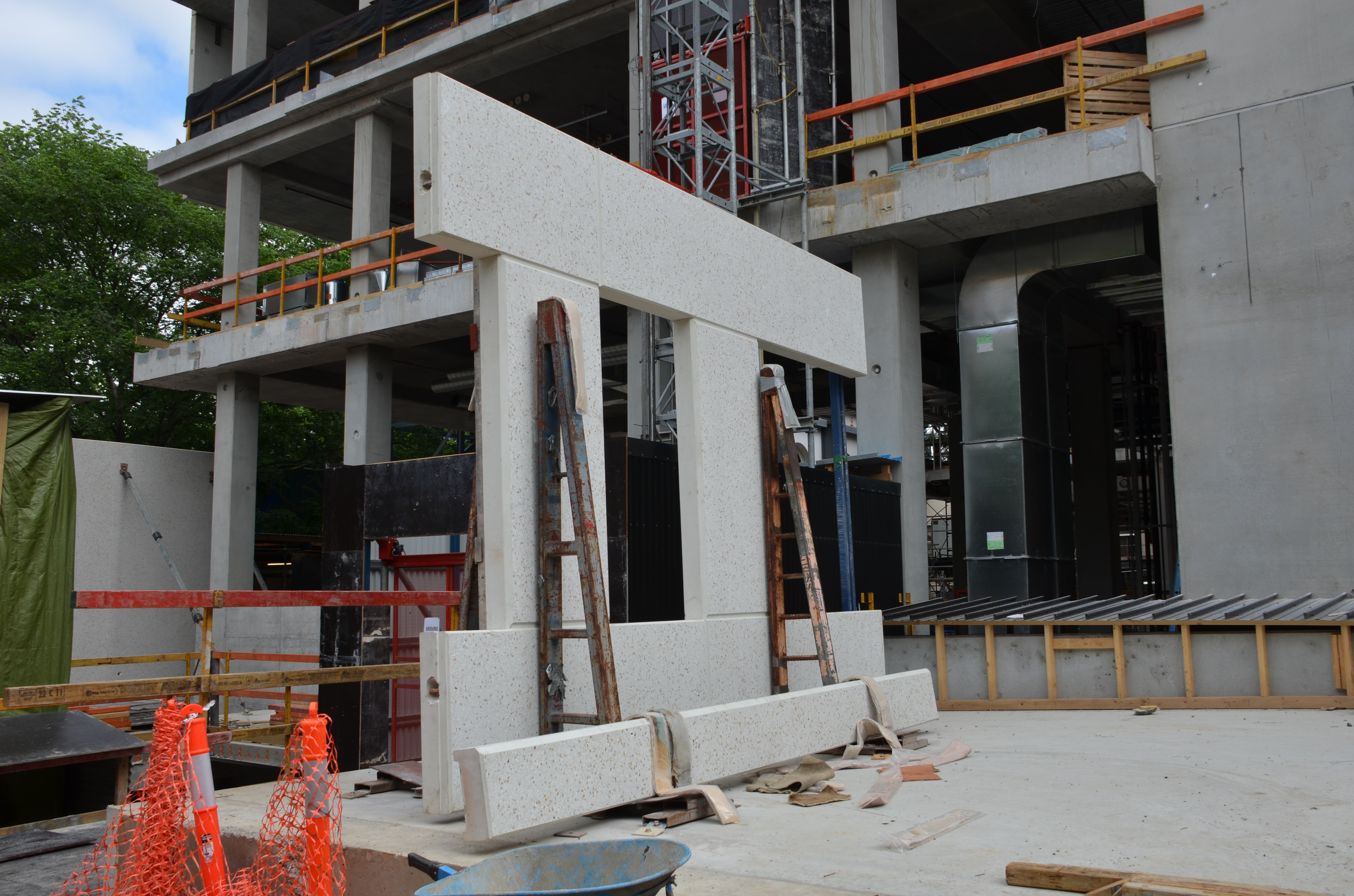 https://archive.abp.unimelb.edu.au/objects/images/Construction/Images/Facades/Precast concrete/Polished south side/DSC_3641.JPG