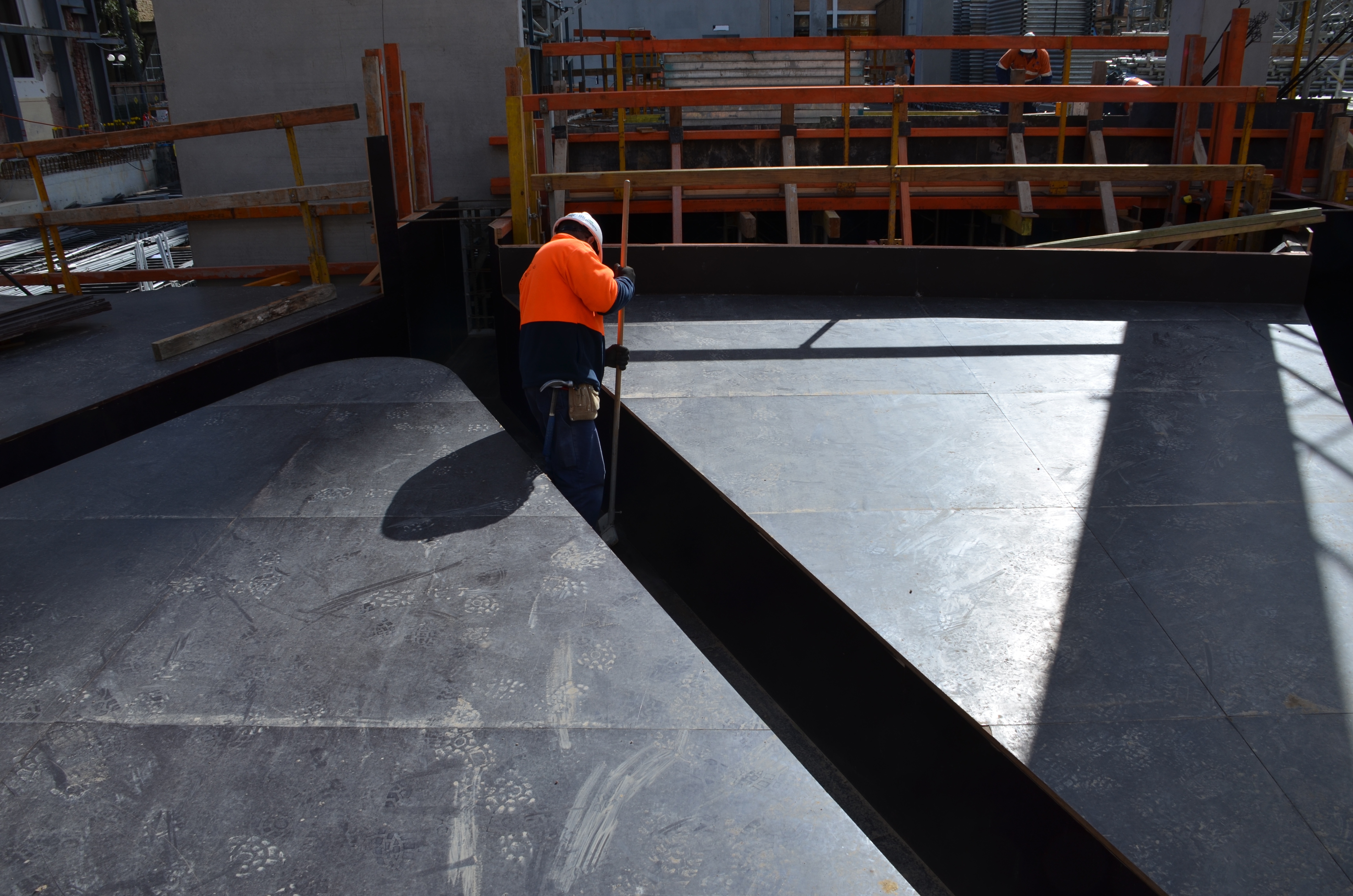 https://archive.abp.unimelb.edu.au/objects/images/Construction/Images/Concrete suspended slabs and beams/Wishbone beams library/DSC_1382.JPG