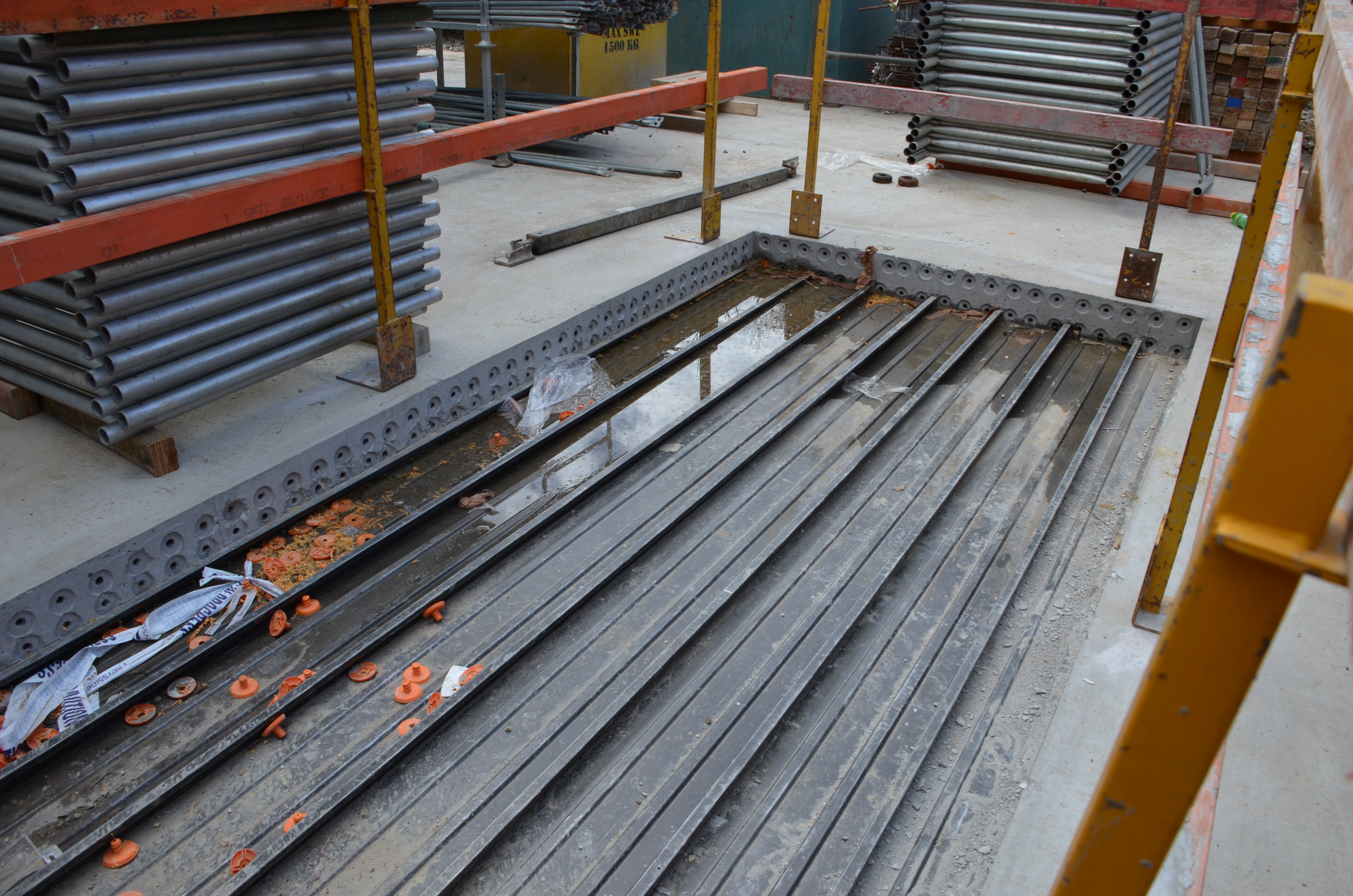 https://archive.abp.unimelb.edu.au/objects/images/Construction/Images/Concrete suspended slabs and beams/Ground level & formwork/DSC_1448.JPG https://archive.abp.unimelb.edu.au/objects/images/Construction/Images/Concrete suspended slabs and beams/Ground level & formwork/DSC_1448.JPG