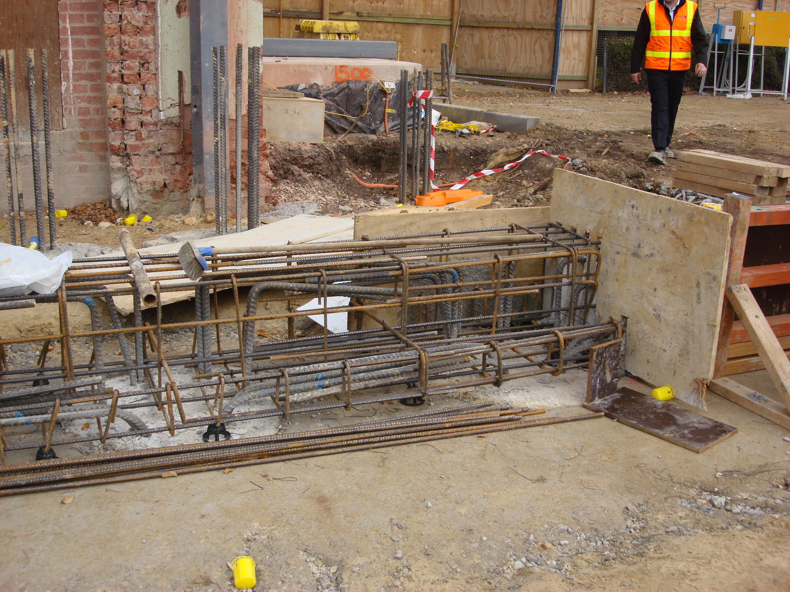 https://archive.abp.unimelb.edu.au/objects/images/Construction/Images/Basement/Capping beams/DSC_0160P.JPG https://archive.abp.unimelb.edu.au/objects/images/Construction/Images/Basement/Capping beams/DSC_0160P.JPG