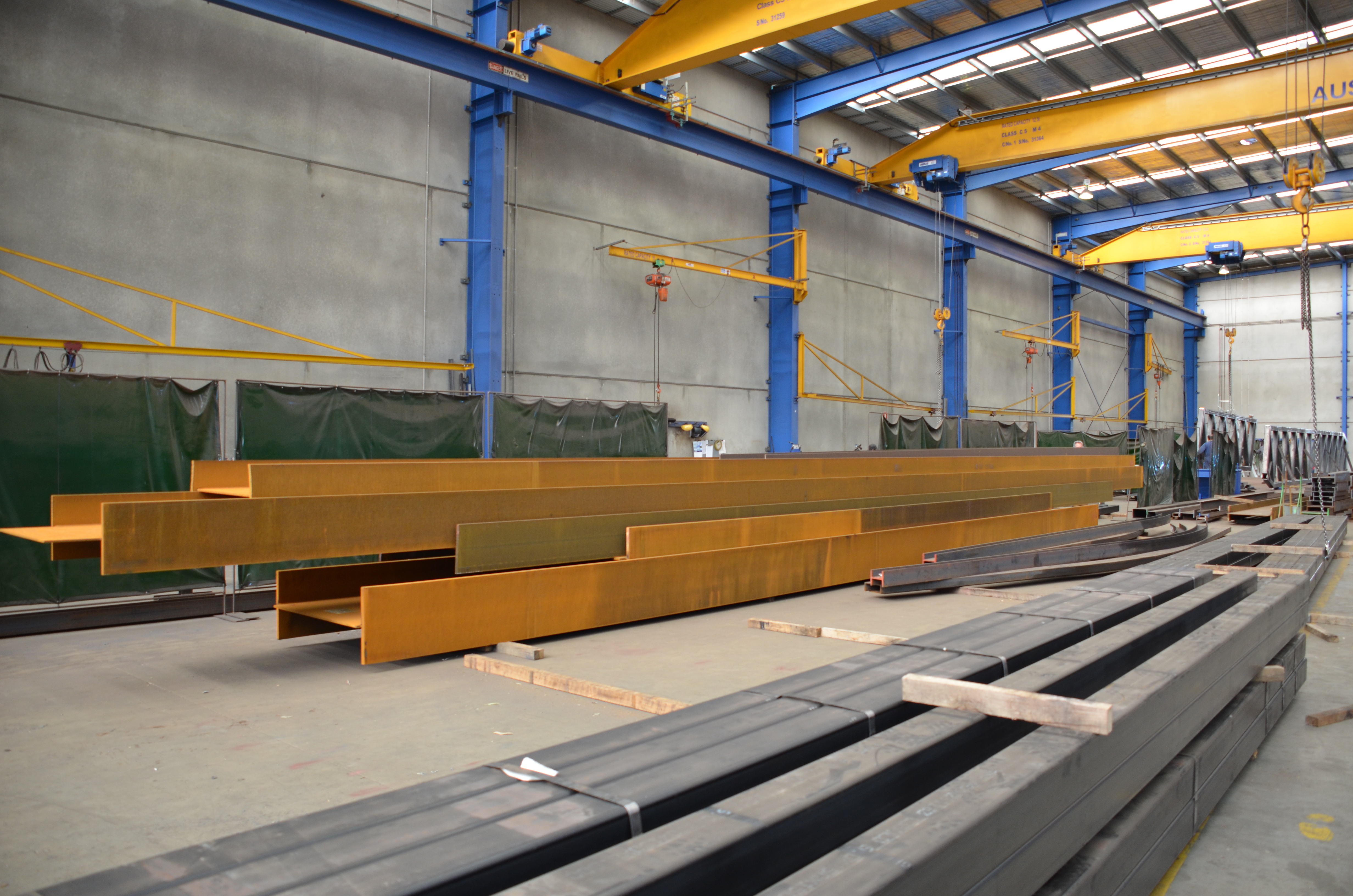 https://archive.abp.unimelb.edu.au/objects/images/Construction/Images/Structural steel/Aus Iron Industries fabrication/DSC_2557.JPG