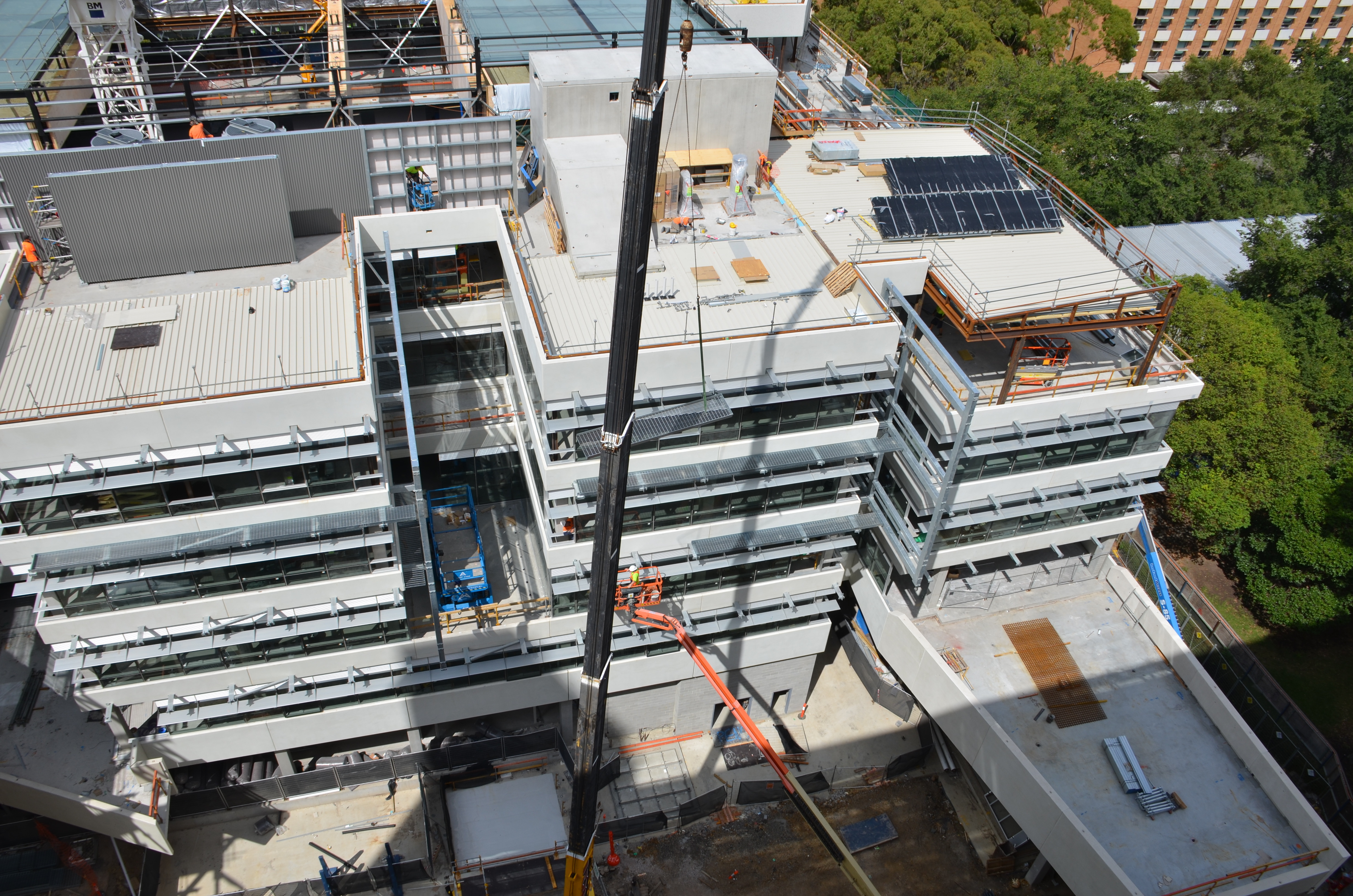 https://archive.abp.unimelb.edu.au/objects/images/Construction/Images/Facades/Zinc screens & access platforms/Access platforms/DSC_5371.JPG https://archive.abp.unimelb.edu.au/objects/images/Construction/Images/Facades/Zinc screens & access platforms/Access platforms/DSC_5371.JPG