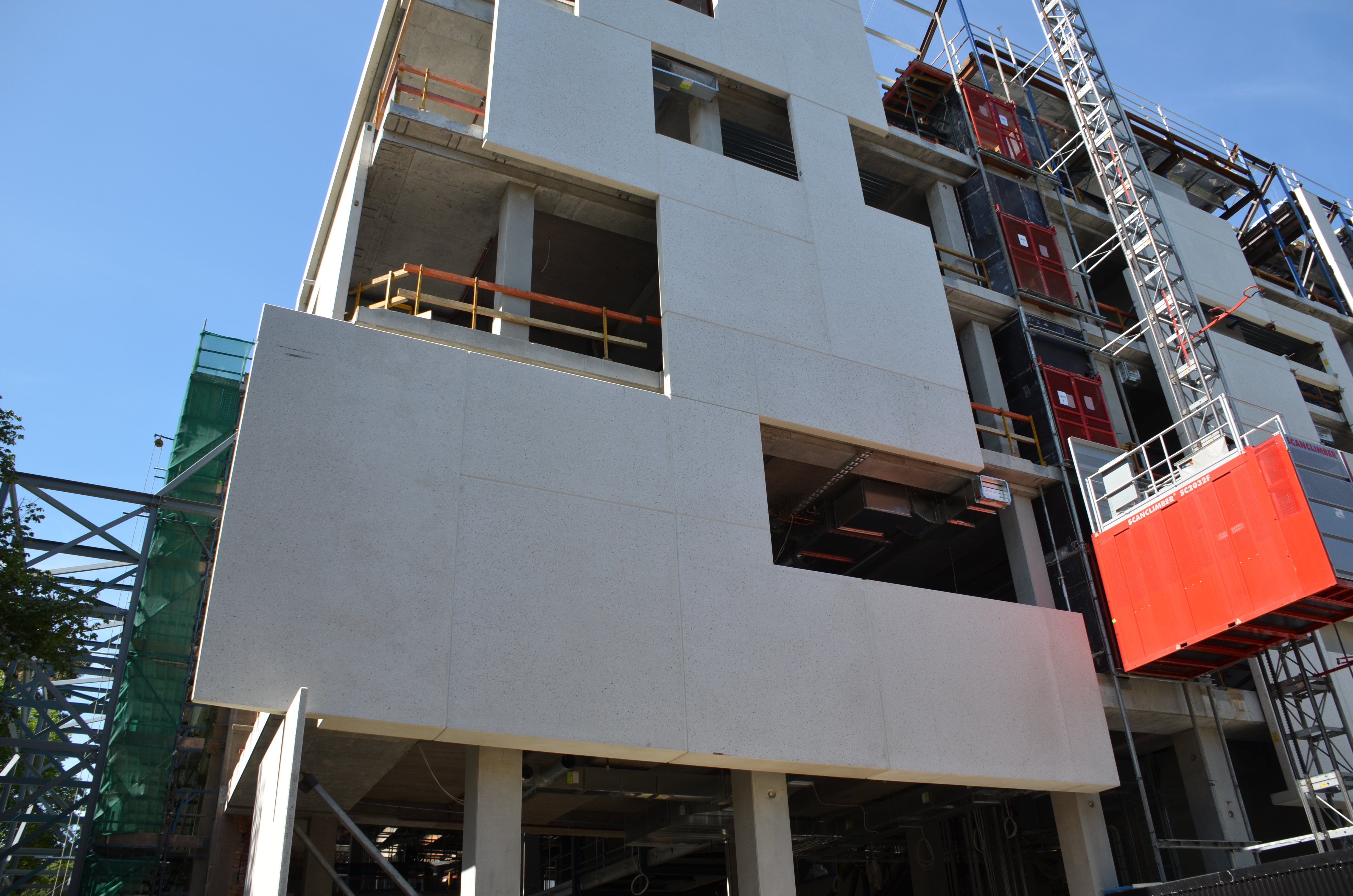 https://archive.abp.unimelb.edu.au/objects/images/Construction/Images/Facades/Precast concrete/Polished south side/DSC_4252.JPG