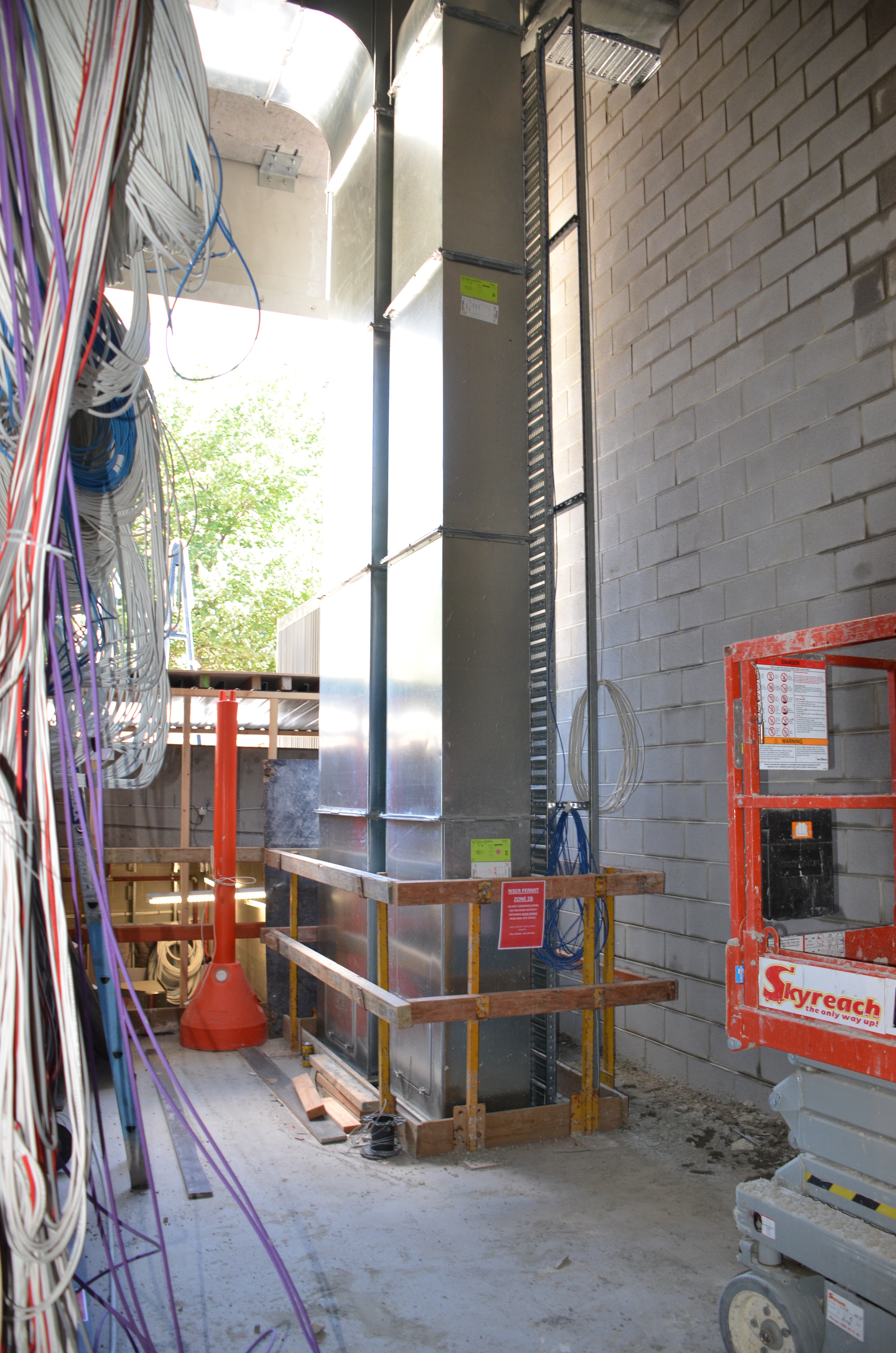 https://archive.abp.unimelb.edu.au/objects/images/Construction/Images/Services/Riser shafts/DSC_4591.JPG