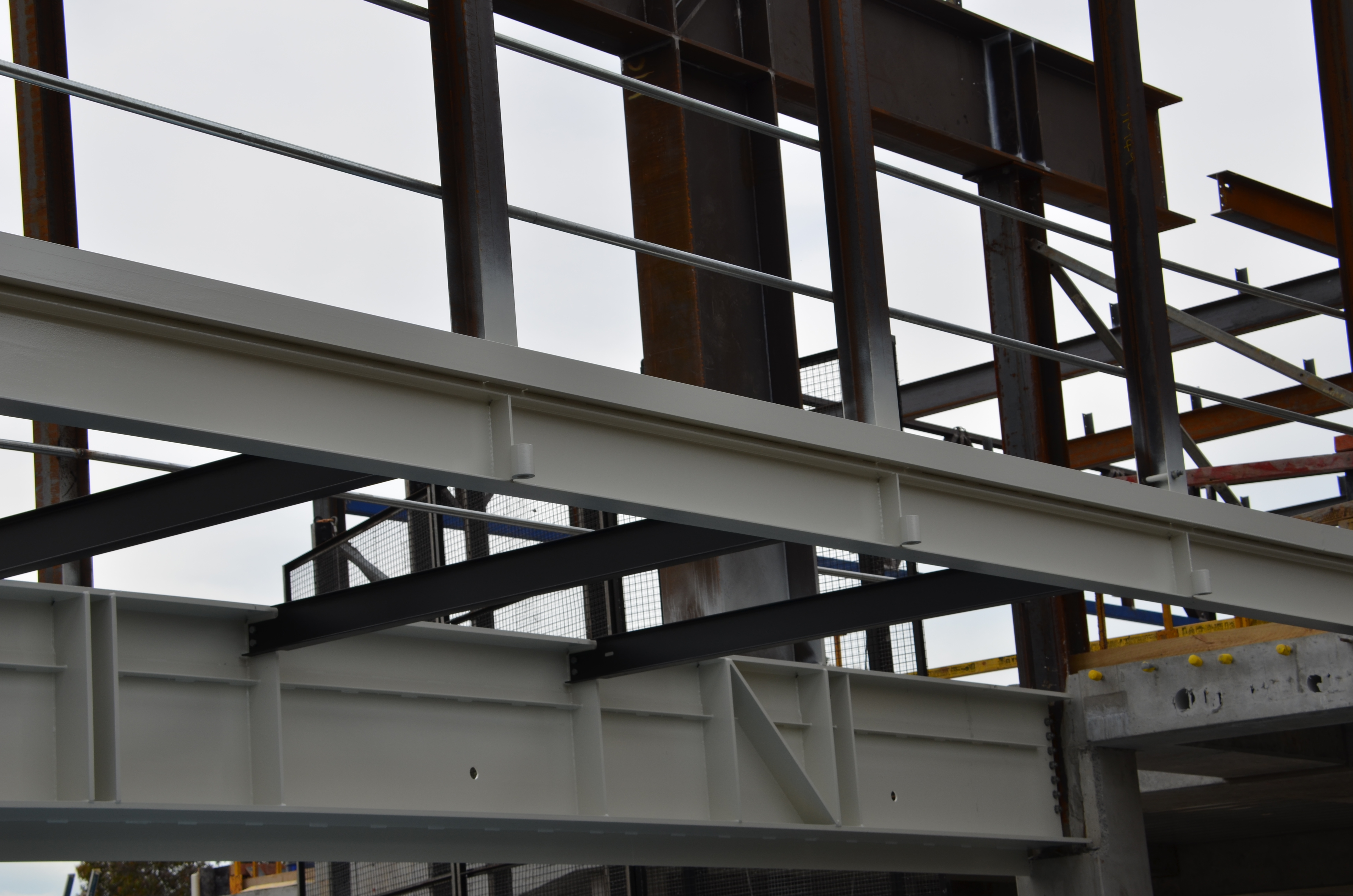 https://archive.abp.unimelb.edu.au/objects/images/Construction/Images/Stairs, walkways and balustrades/Structural steel walkways & support structure/DSC_3811.JPG