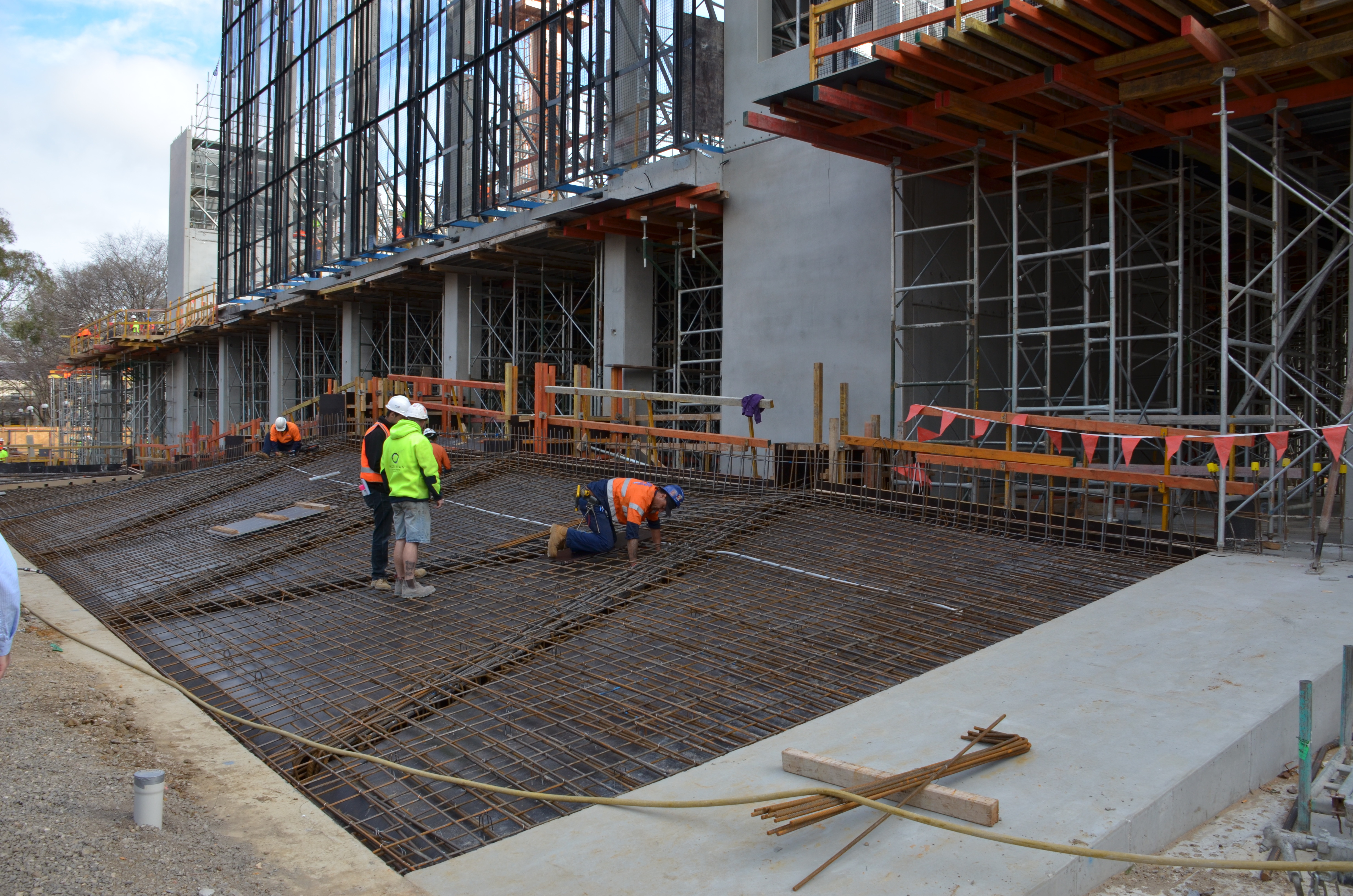 https://archive.abp.unimelb.edu.au/objects/images/Construction/Images/Concrete suspended slabs and beams/Wishbone beams library/DSC_1969.JPG
