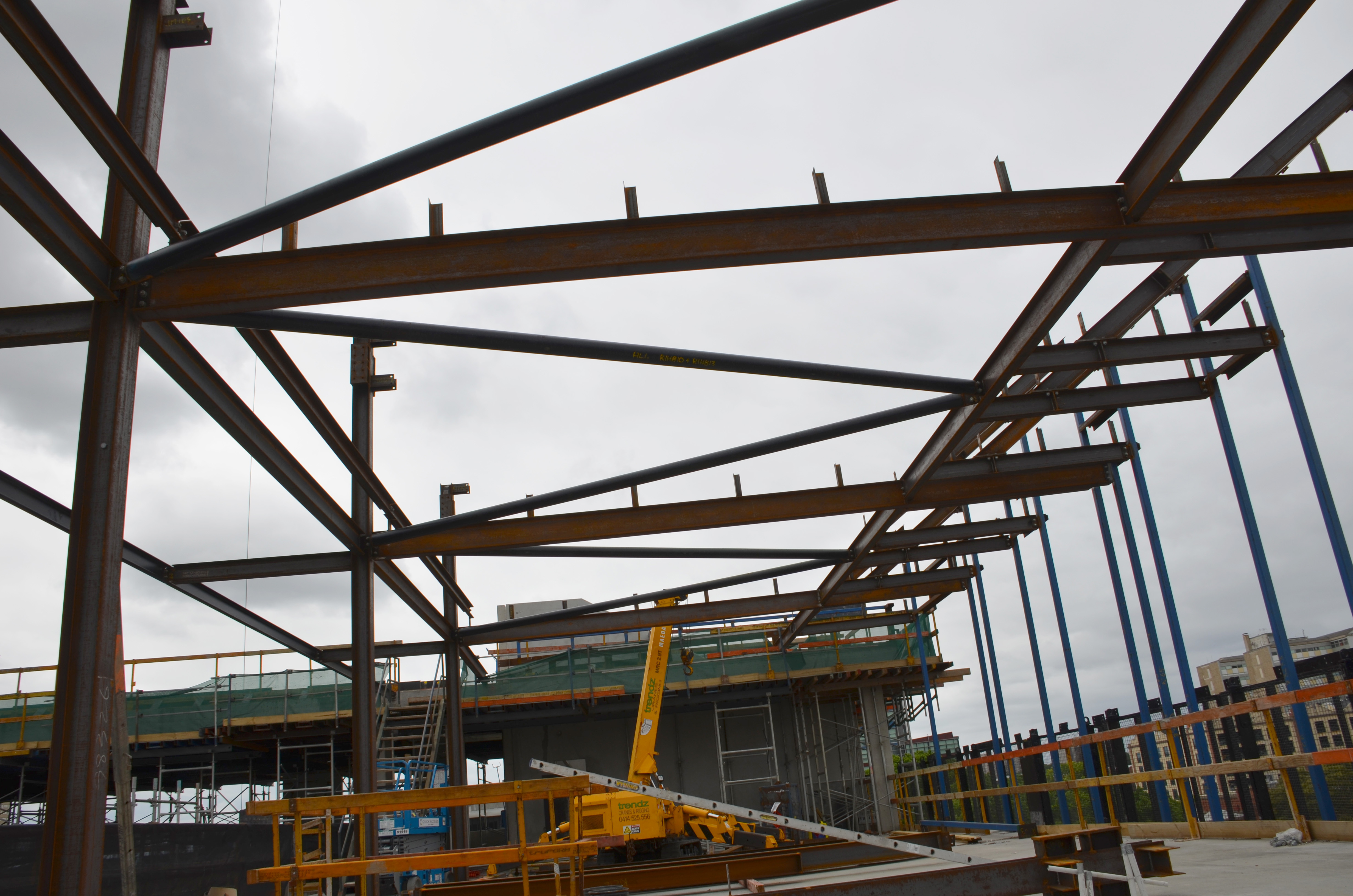 https://archive.abp.unimelb.edu.au/objects/images/Construction/Images/Structural steel/General roof/DSC_3437.JPG