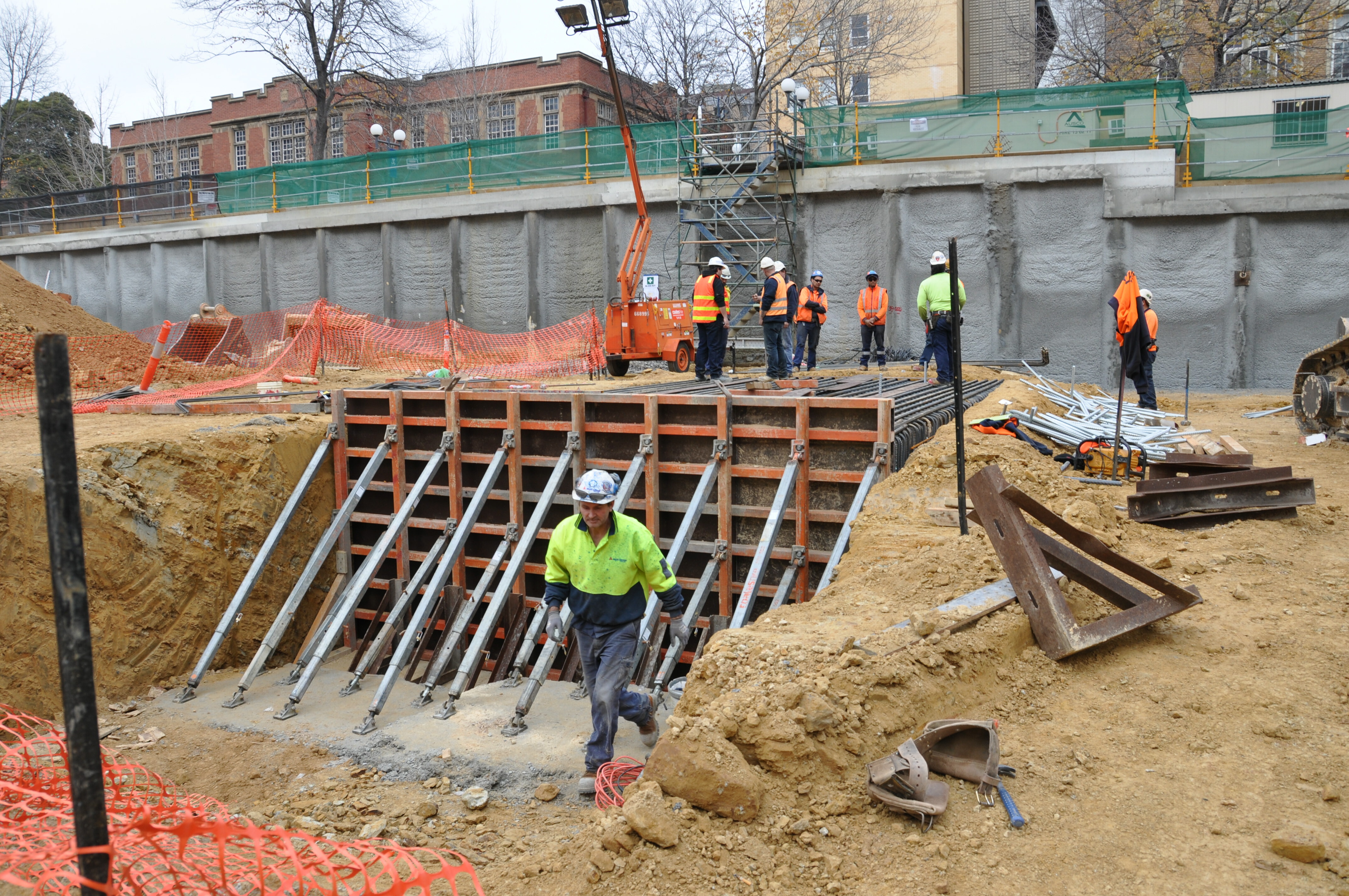 https://archive.abp.unimelb.edu.au/objects/images/Construction/Images/Pad footings & raft footings/DSC_0288.JPG https://archive.abp.unimelb.edu.au/objects/images/Construction/Images/Pad footings & raft footings/DSC_0288.JPG