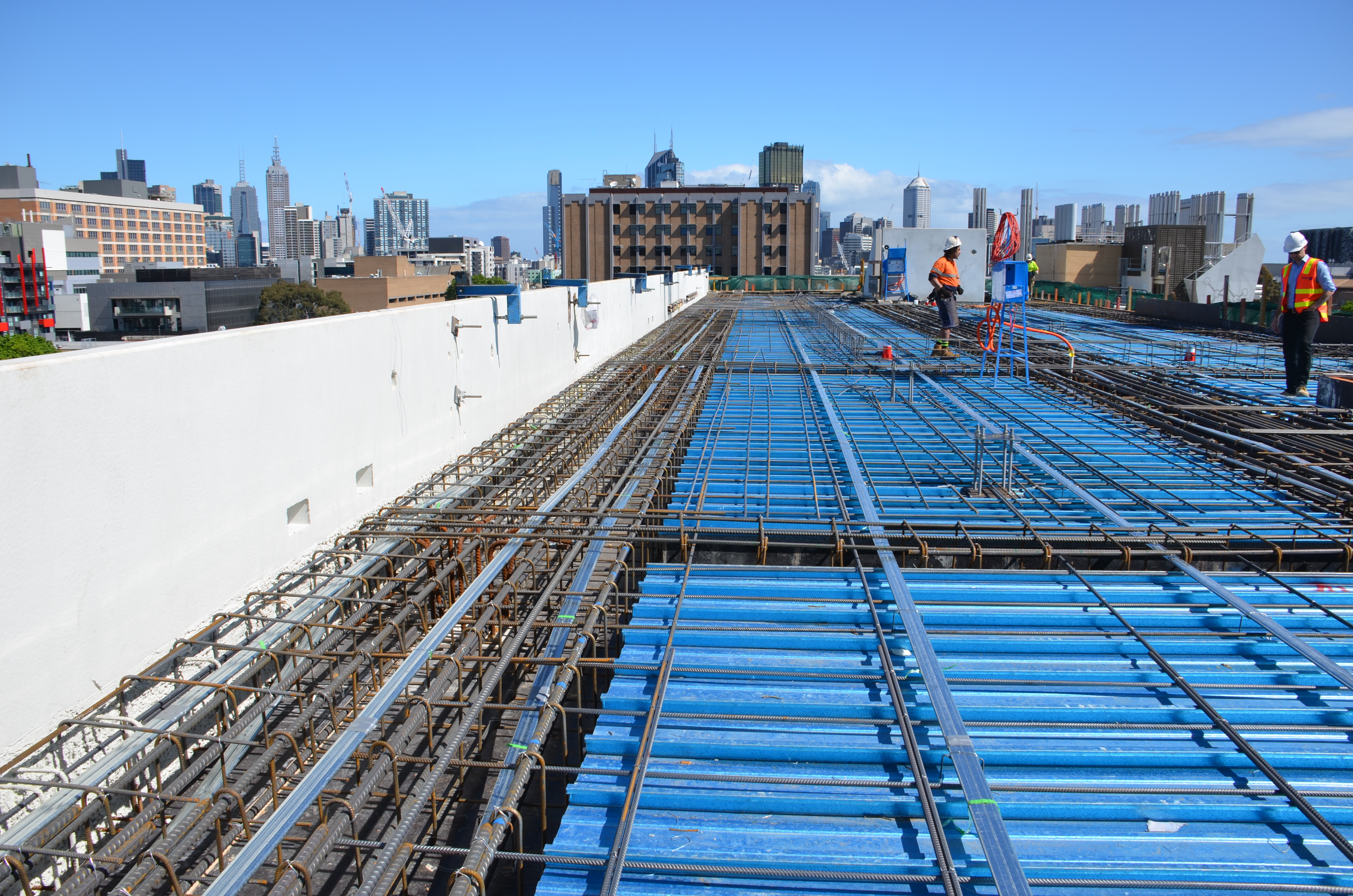 https://archive.abp.unimelb.edu.au/objects/images/Construction/Images/Concrete suspended slabs and beams/Post-tensioned beams & slabs/DSC_3169.JPG