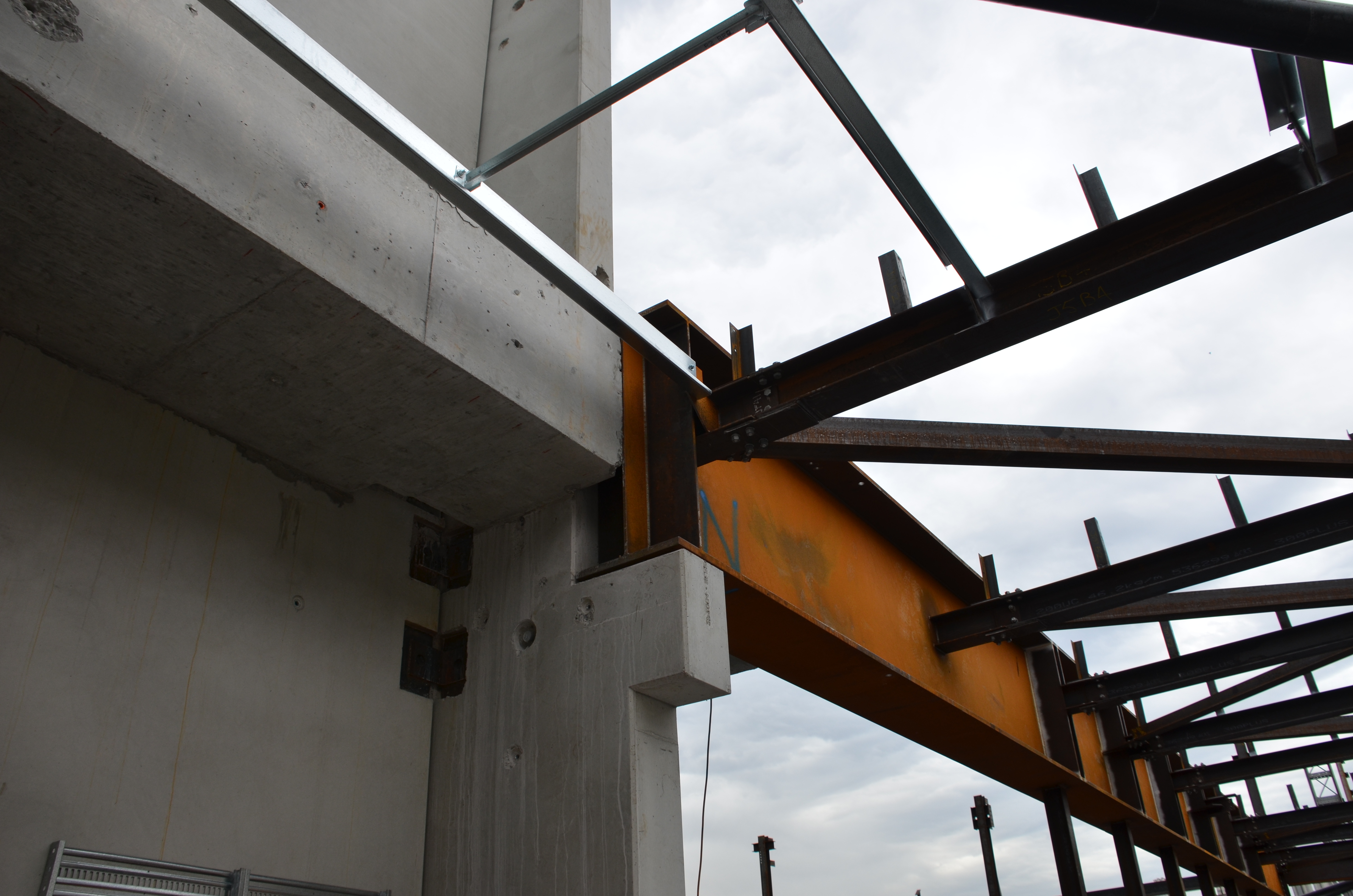 https://archive.abp.unimelb.edu.au/objects/images/Construction/Images/Stairs, walkways and balustrades/Structural steel walkways & support structure/DSC_3912.JPG