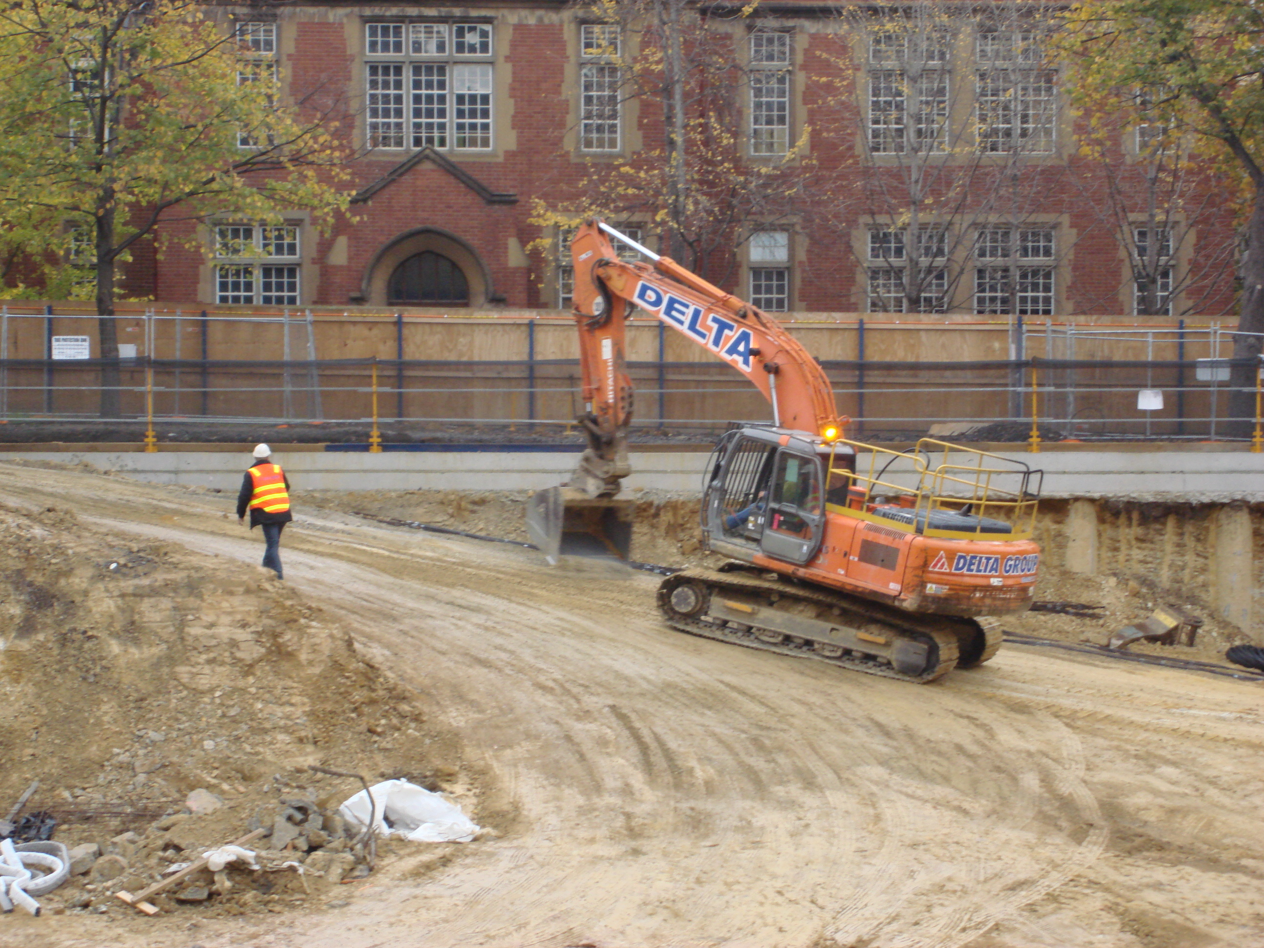 https://archive.abp.unimelb.edu.au/objects/images/Construction/Images/Basement/Bulk excavation/DSC_0161G.JPG