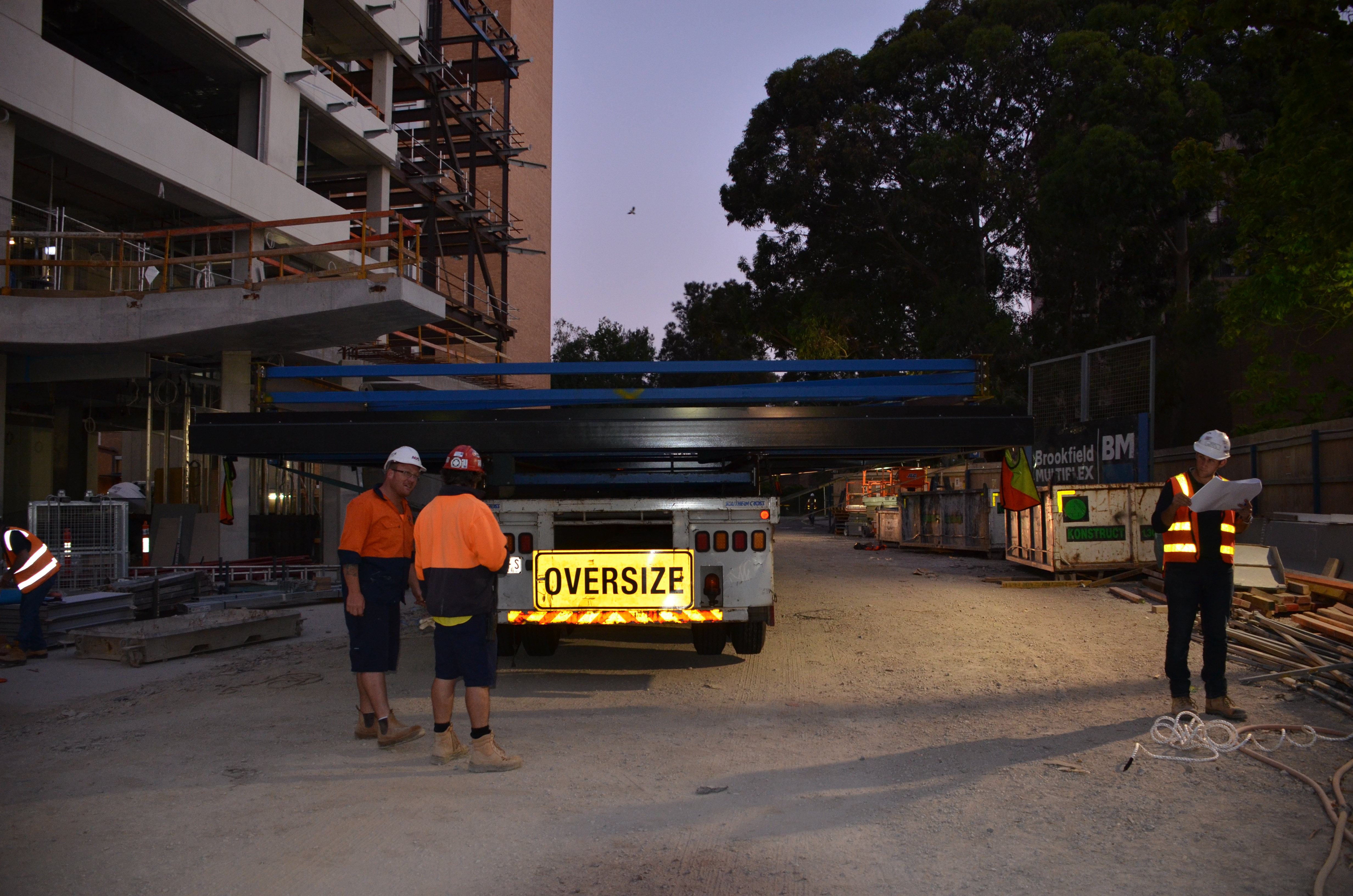 https://archive.abp.unimelb.edu.au/objects/images/Construction/Images/Roof/Glazed atrium roof/Delivery & Installation/DSC_5110.JPG