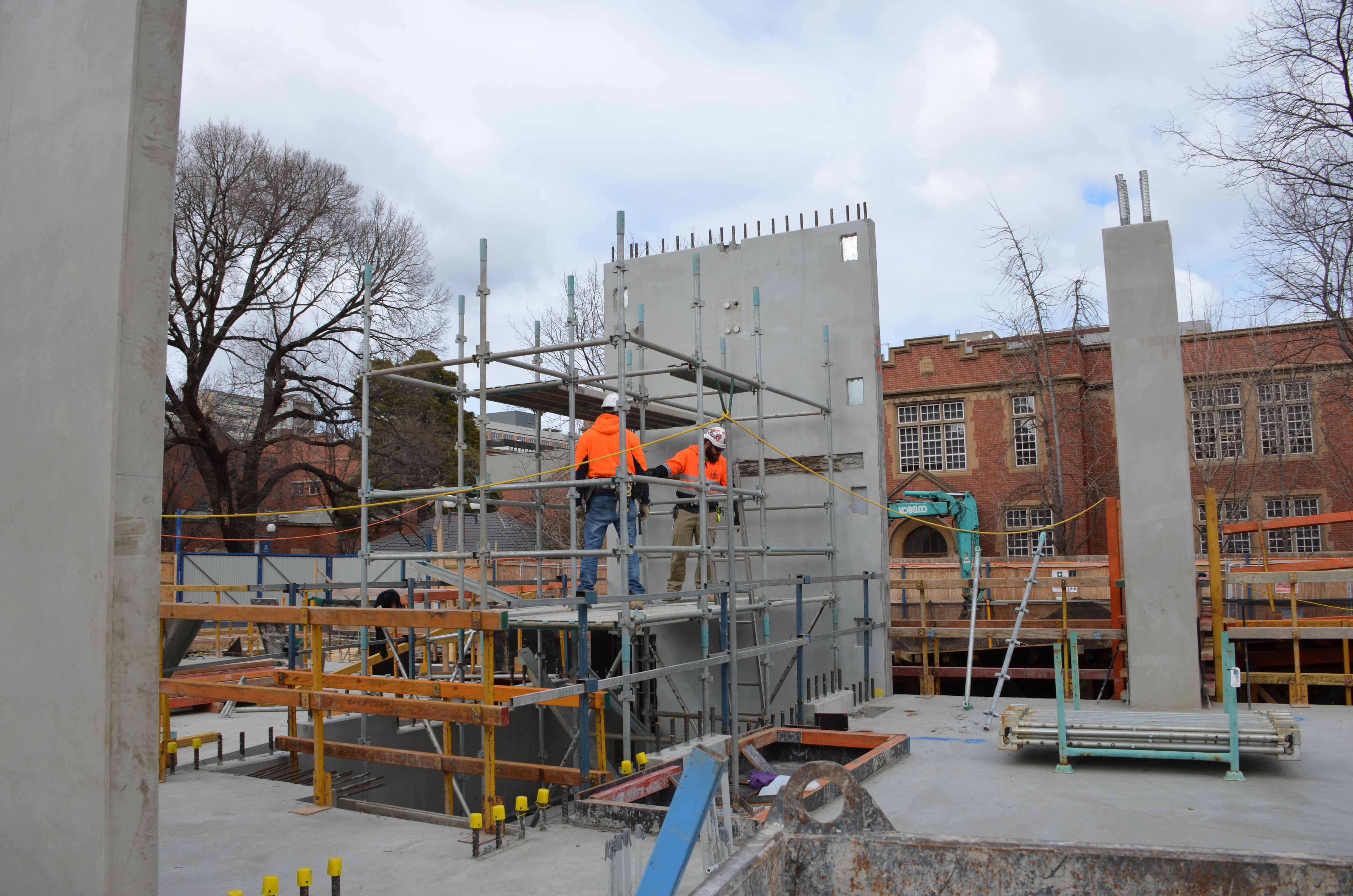 https://archive.abp.unimelb.edu.au/objects/images/Construction/Images/Precast structural concrete walls and columns/Level 1/DSC_1354.JPG https://archive.abp.unimelb.edu.au/objects/images/Construction/Images/Precast structural concrete walls and columns/Level 1/DSC_1354.JPG