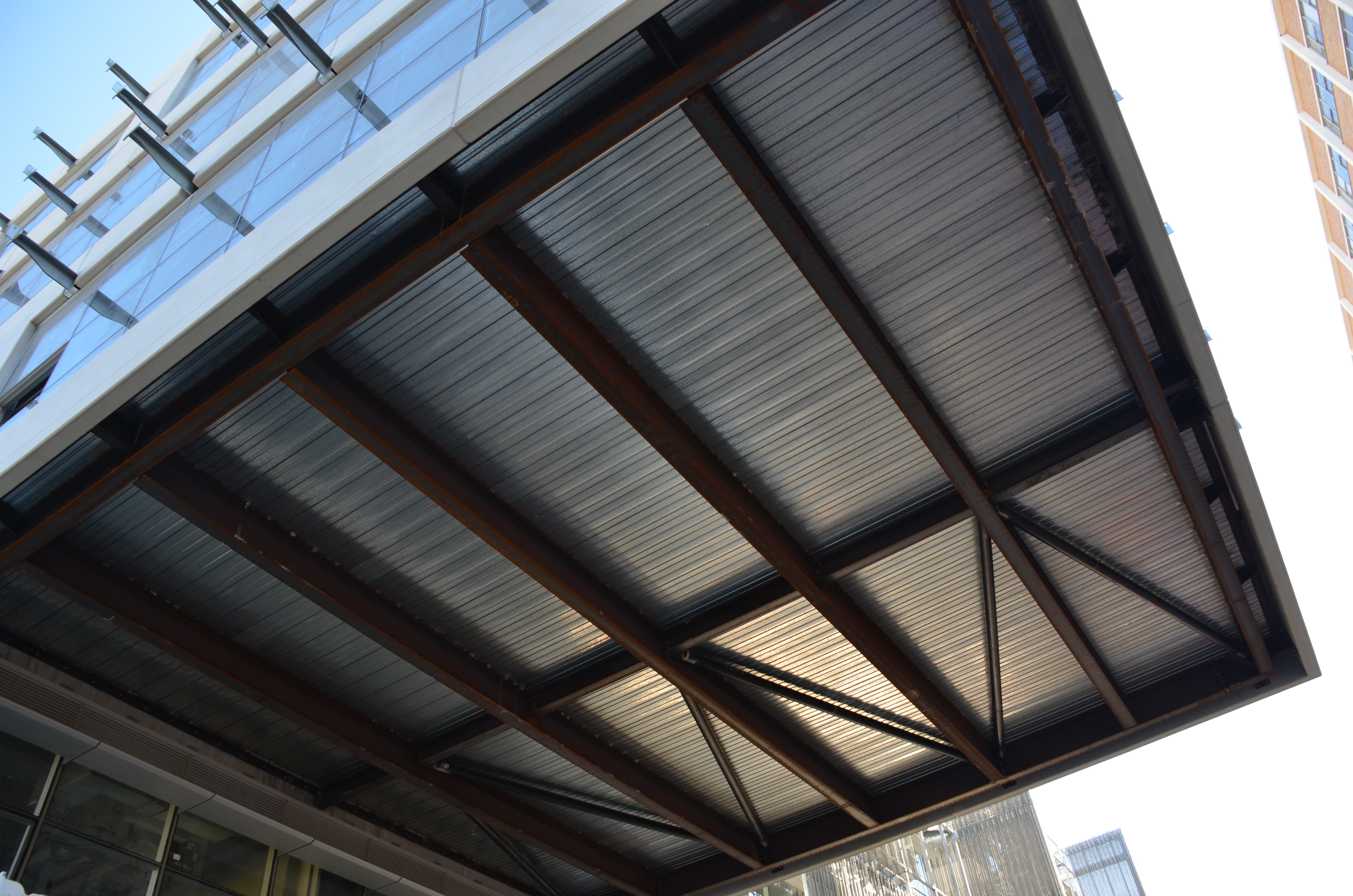 https://archive.abp.unimelb.edu.au/objects/images/Construction/Images/Structural steel/Cantilever/Erection/DSC_6792.JPG