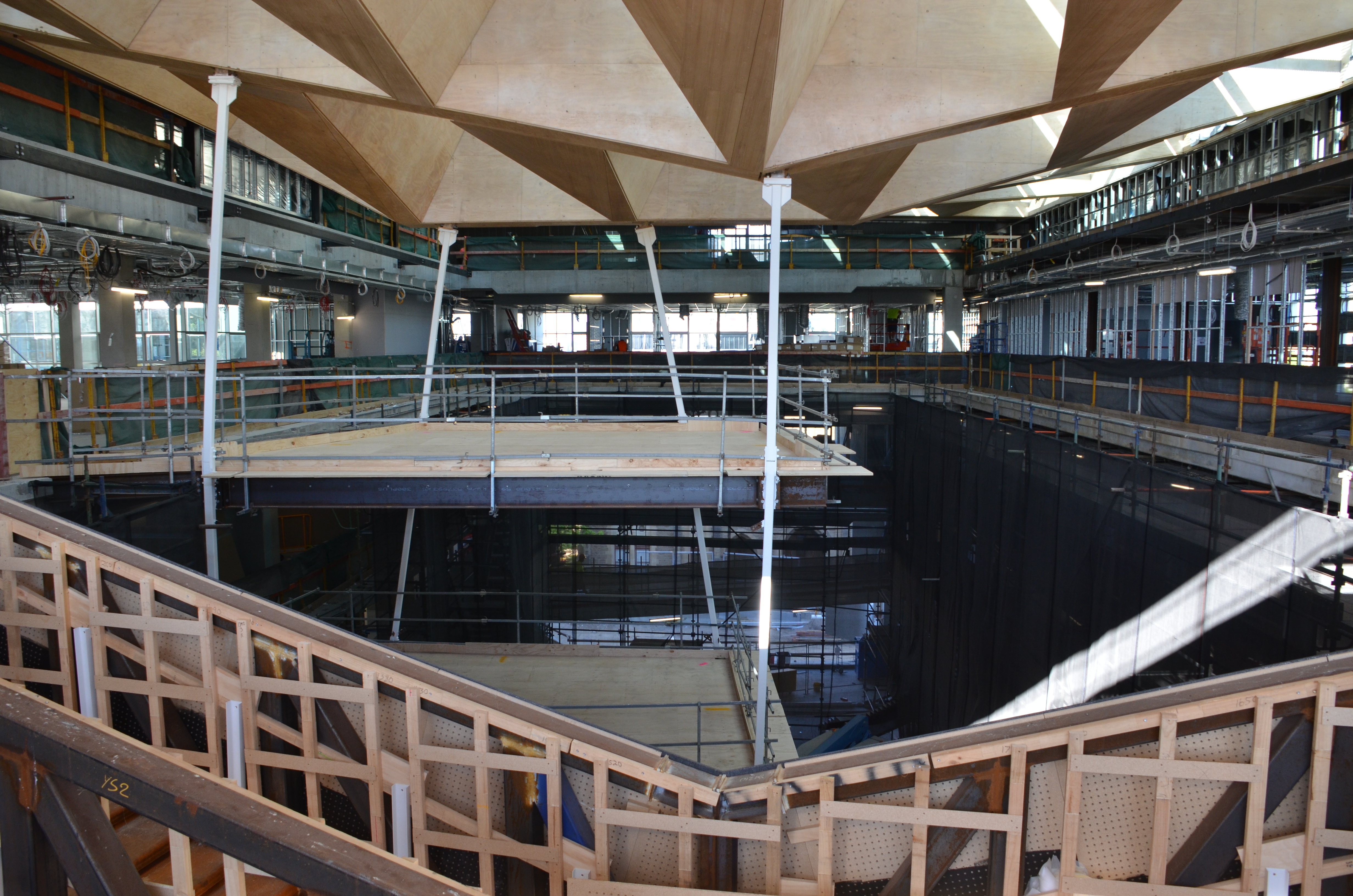 https://archive.abp.unimelb.edu.au/objects/images/Construction/Images/Hanging studio/Steel framing/DSC_6838.JPG https://archive.abp.unimelb.edu.au/objects/images/Construction/Images/Hanging studio/Steel framing/DSC_6838.JPG