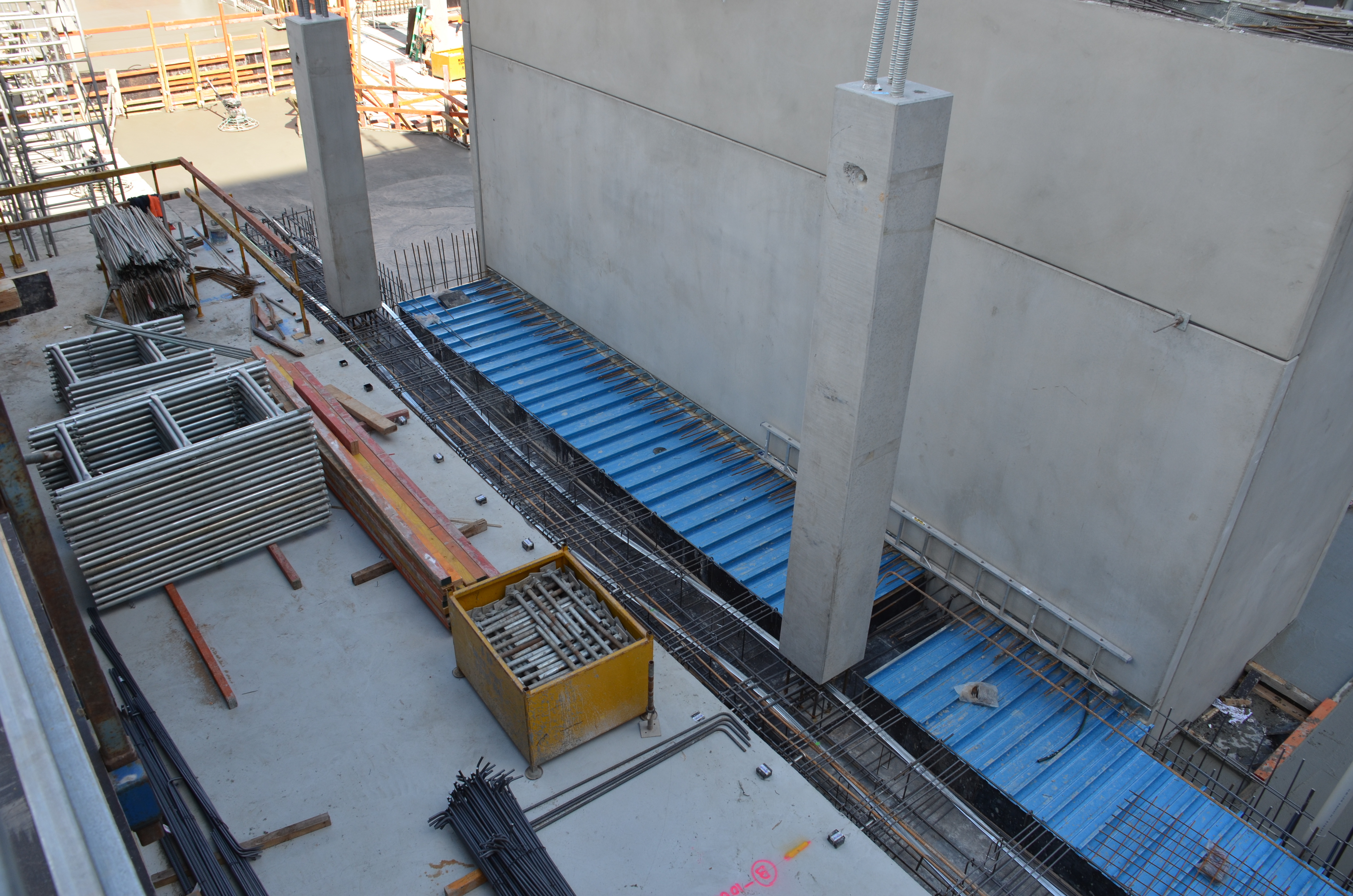 https://archive.abp.unimelb.edu.au/objects/images/Construction/Images/Concrete suspended slabs and beams/Post-tensioned beams & slabs/DSC_1482.JPG