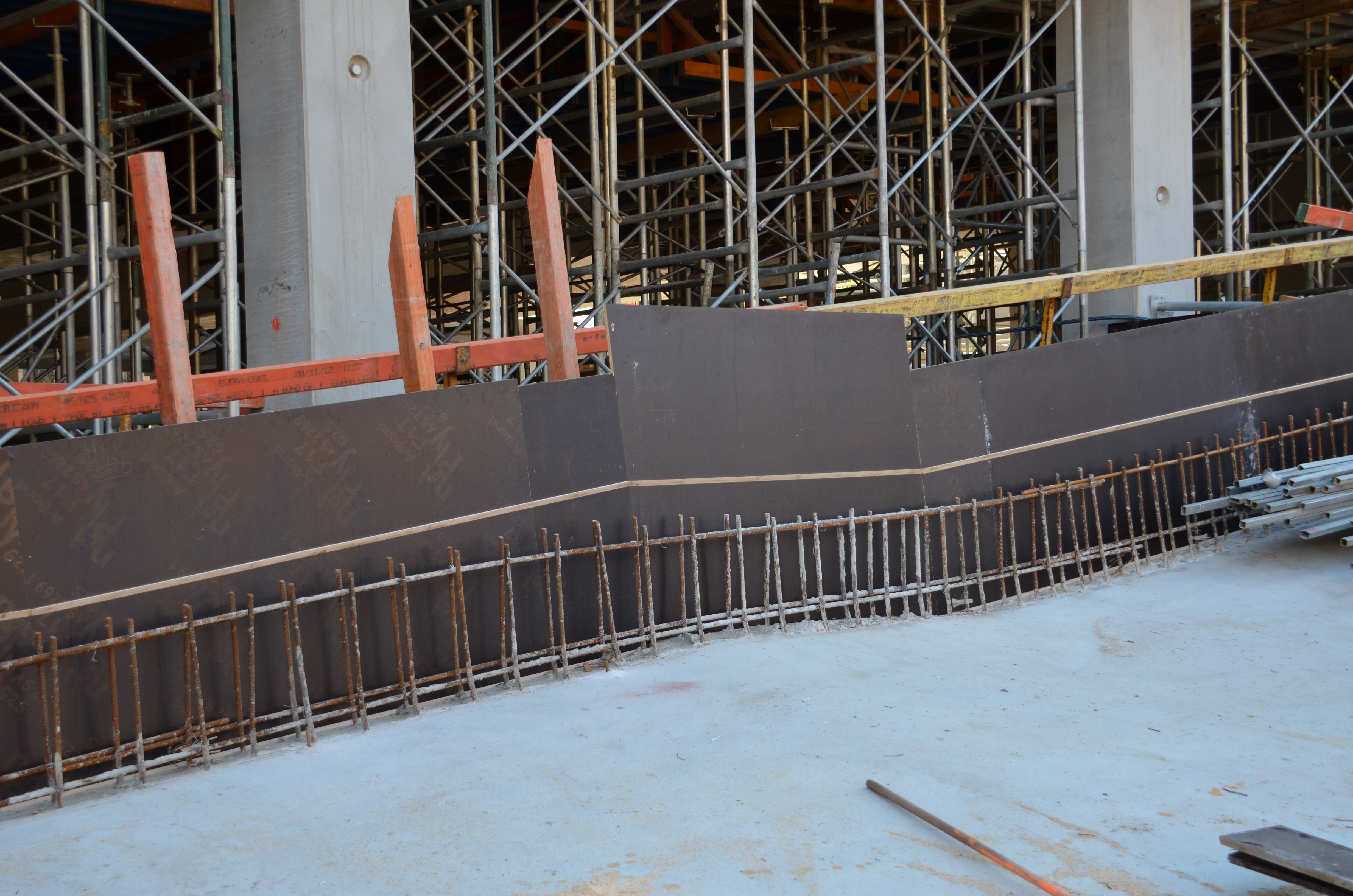 https://archive.abp.unimelb.edu.au/objects/images/Construction/Images/Concrete suspended slabs and beams/Wishbone beams library/DSC_2288.JPG