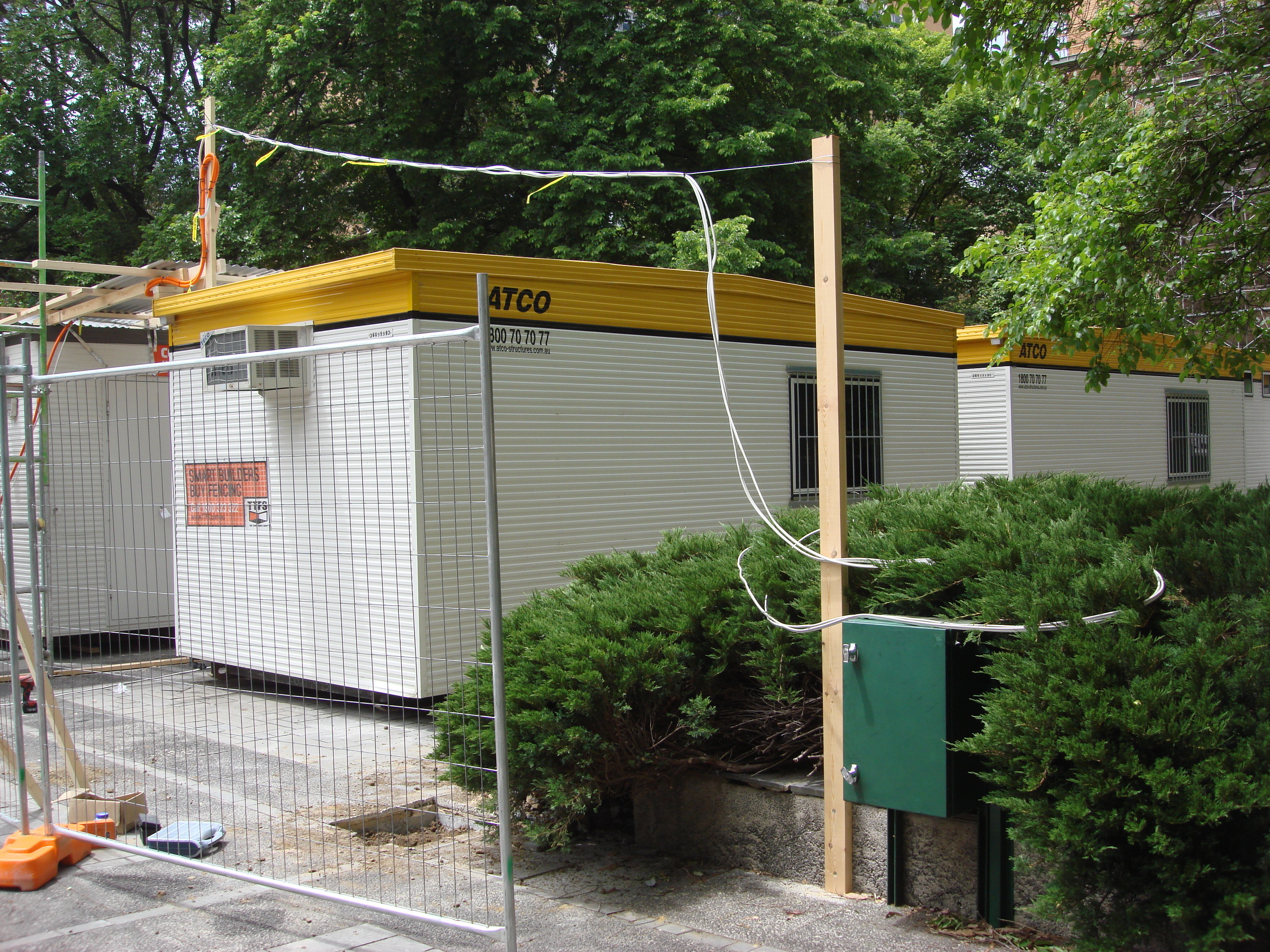 https://archive.abp.unimelb.edu.au/objects/images/Pre-construction/Hoardings and sheds/DSC07763.JPG