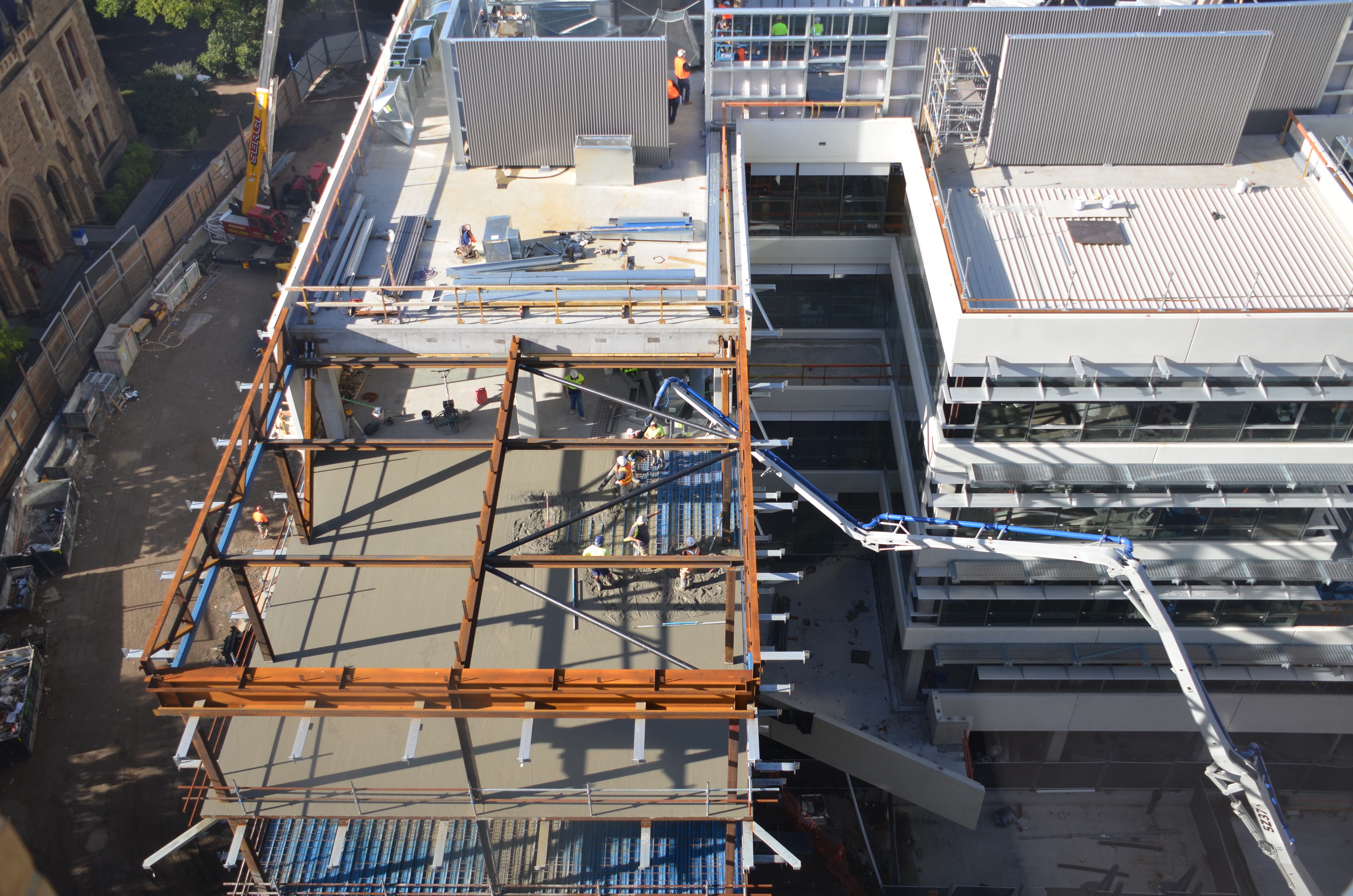 https://archive.abp.unimelb.edu.au/objects/images/Construction/Images/Structural steel/Cantilever/Erection/DSC_5389.JPG