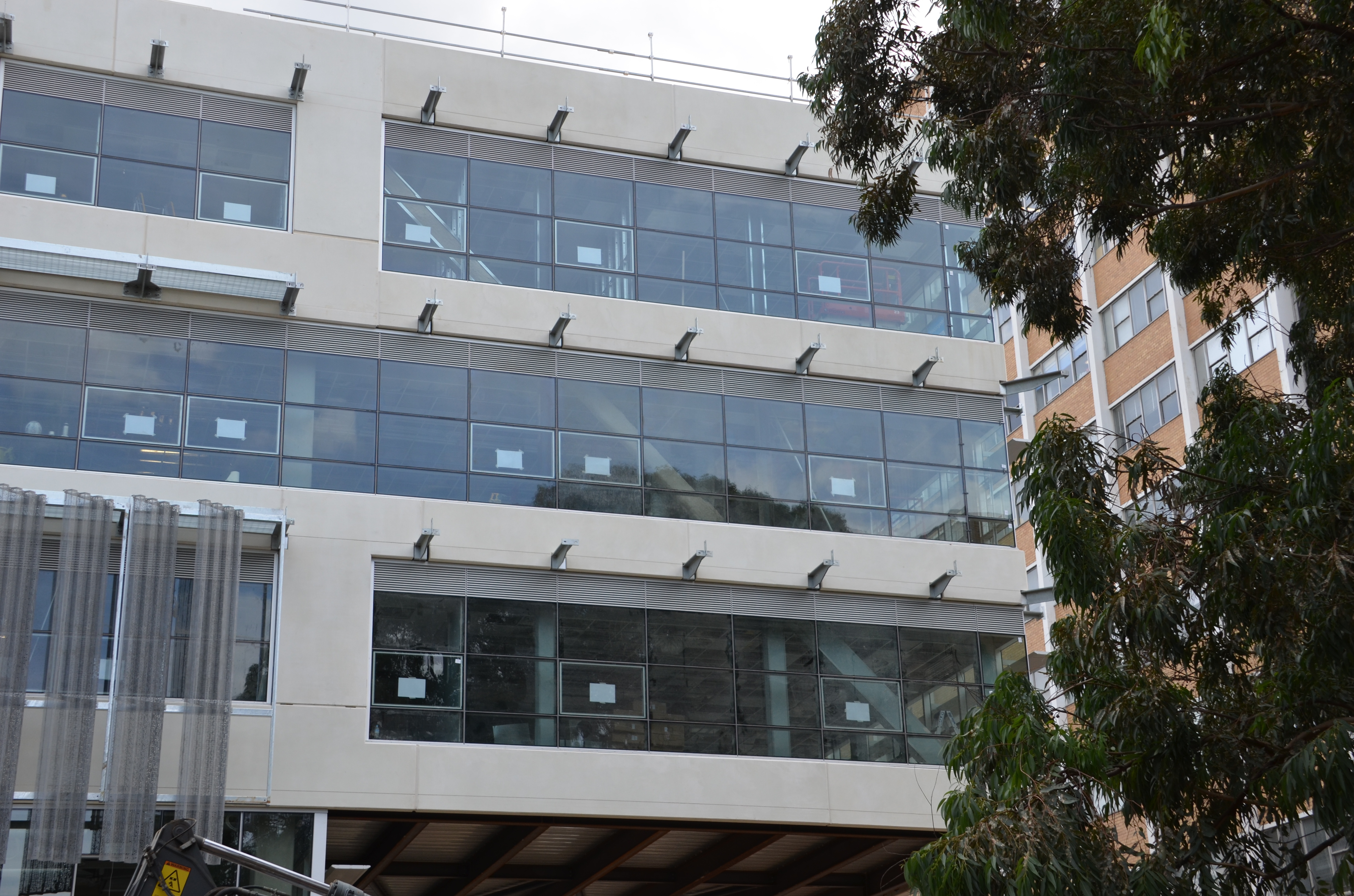 https://archive.abp.unimelb.edu.au/objects/images/Construction/Images/Facades/Zinc screens & access platforms/Support mechanisms/DSC_7313.JPG https://archive.abp.unimelb.edu.au/objects/images/Construction/Images/Facades/Zinc screens & access platforms/Support mechanisms/DSC_7313.JPG