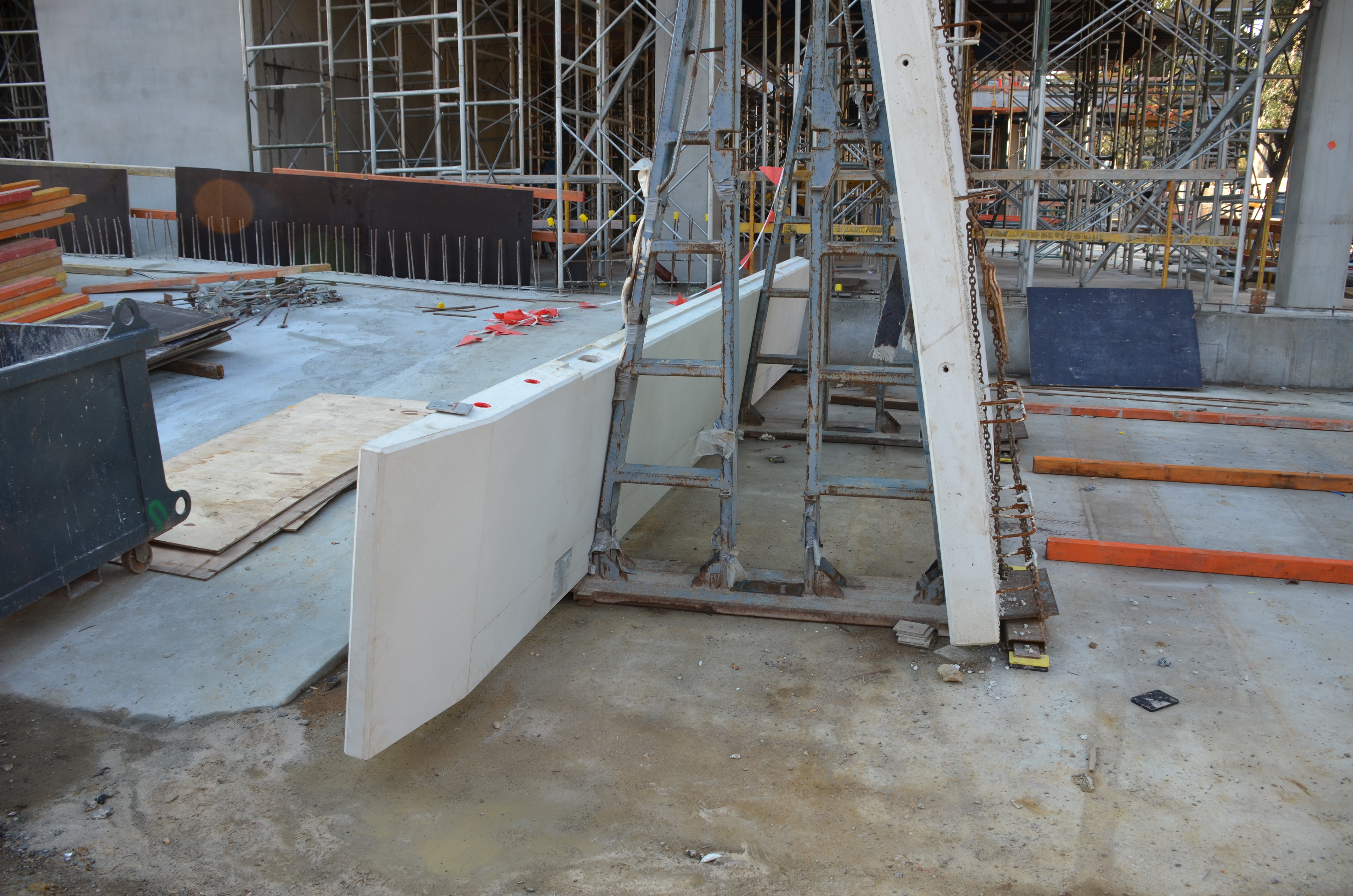 https://archive.abp.unimelb.edu.au/objects/images/Construction/Images/Facades/Precast concrete/Levels 1-5/DSC_2192.JPG