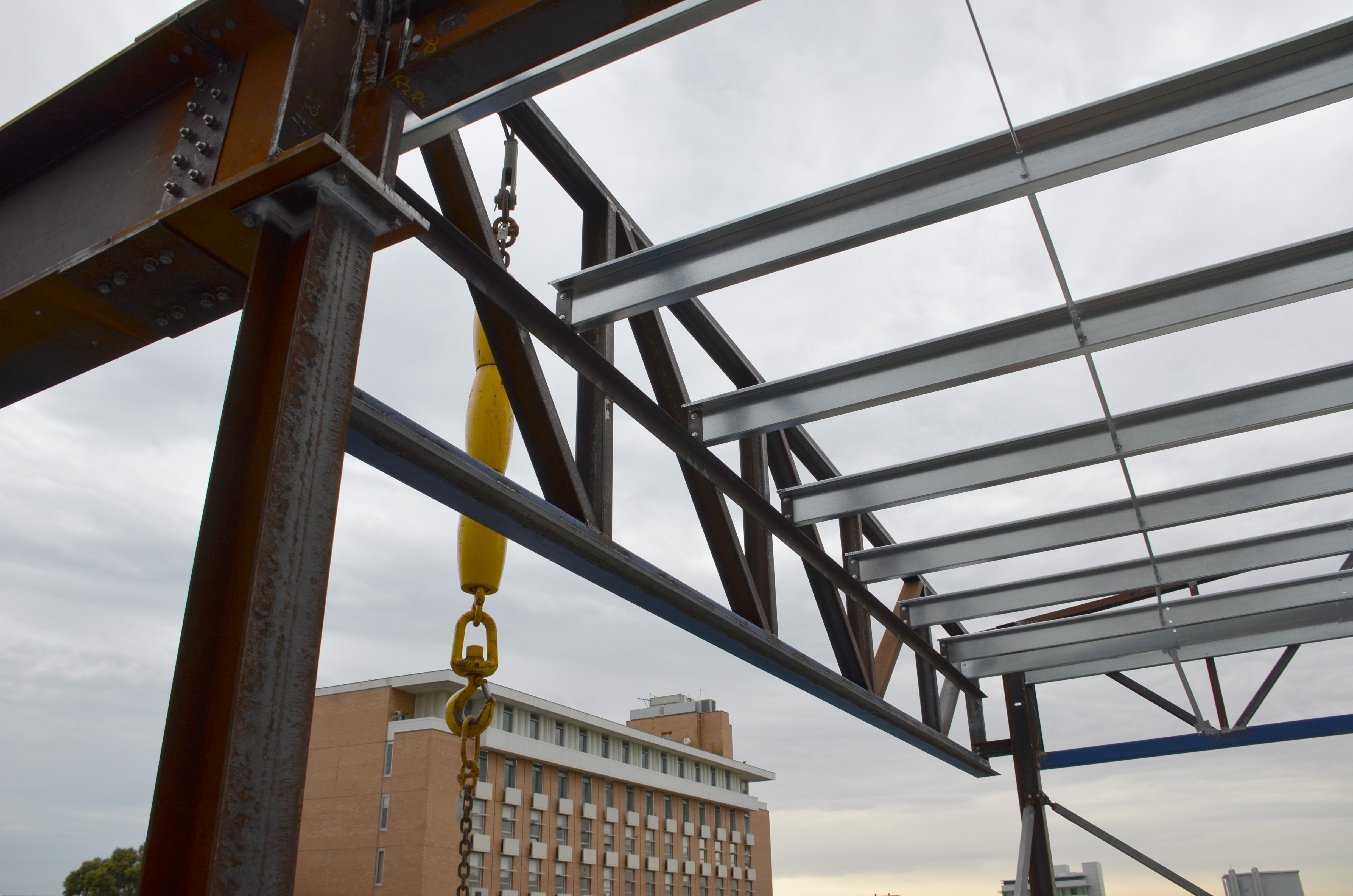 https://archive.abp.unimelb.edu.au/objects/images/Construction/Images/Structural steel/General roof/DSC_3915.JPG