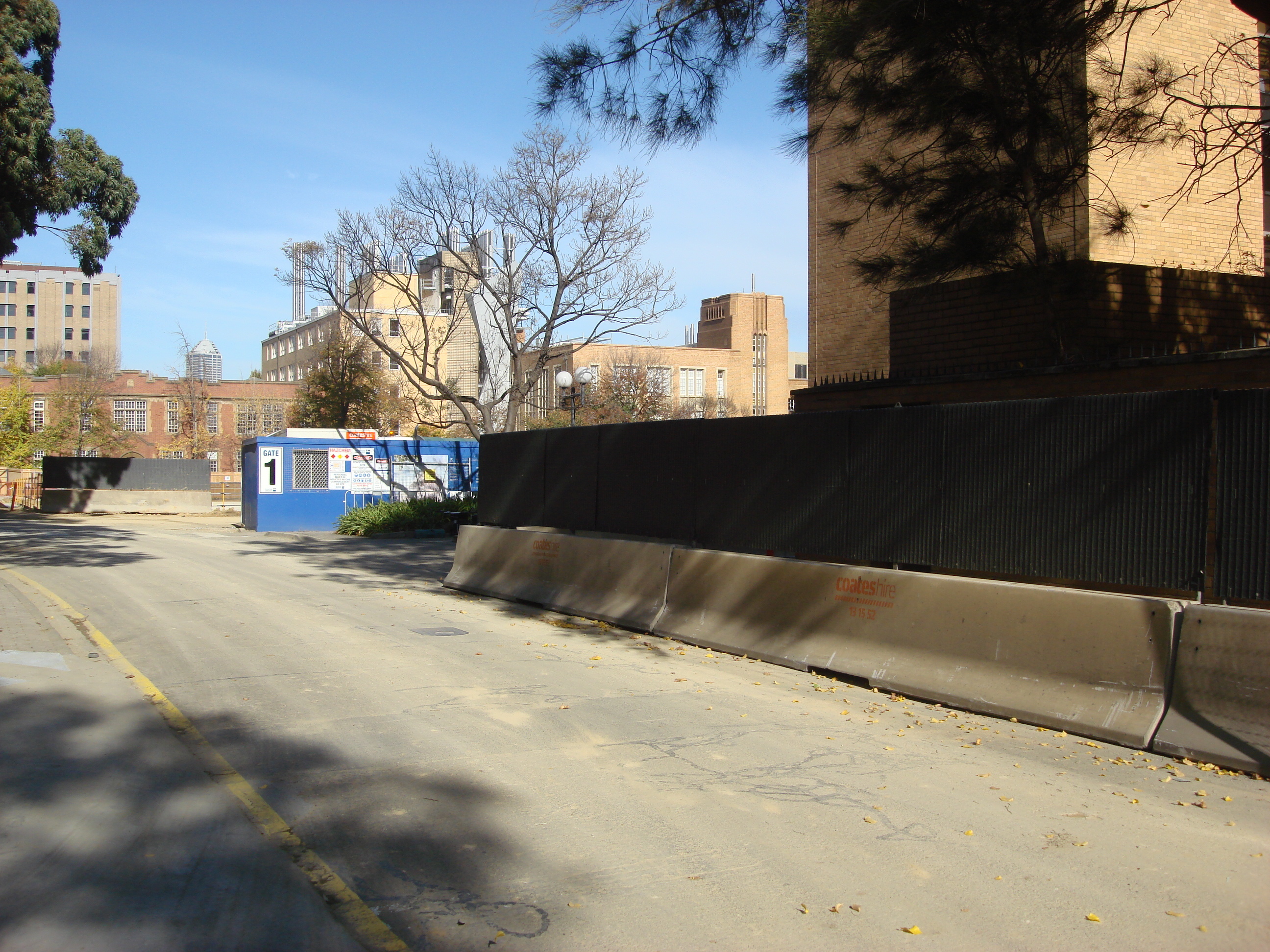 https://archive.abp.unimelb.edu.au/objects/images/Construction/Images/Site facilities/Traffic management & cleanup/DSC_0009V.JPG https://archive.abp.unimelb.edu.au/objects/images/Construction/Images/Site facilities/Traffic management & cleanup/DSC_0009V.JPG