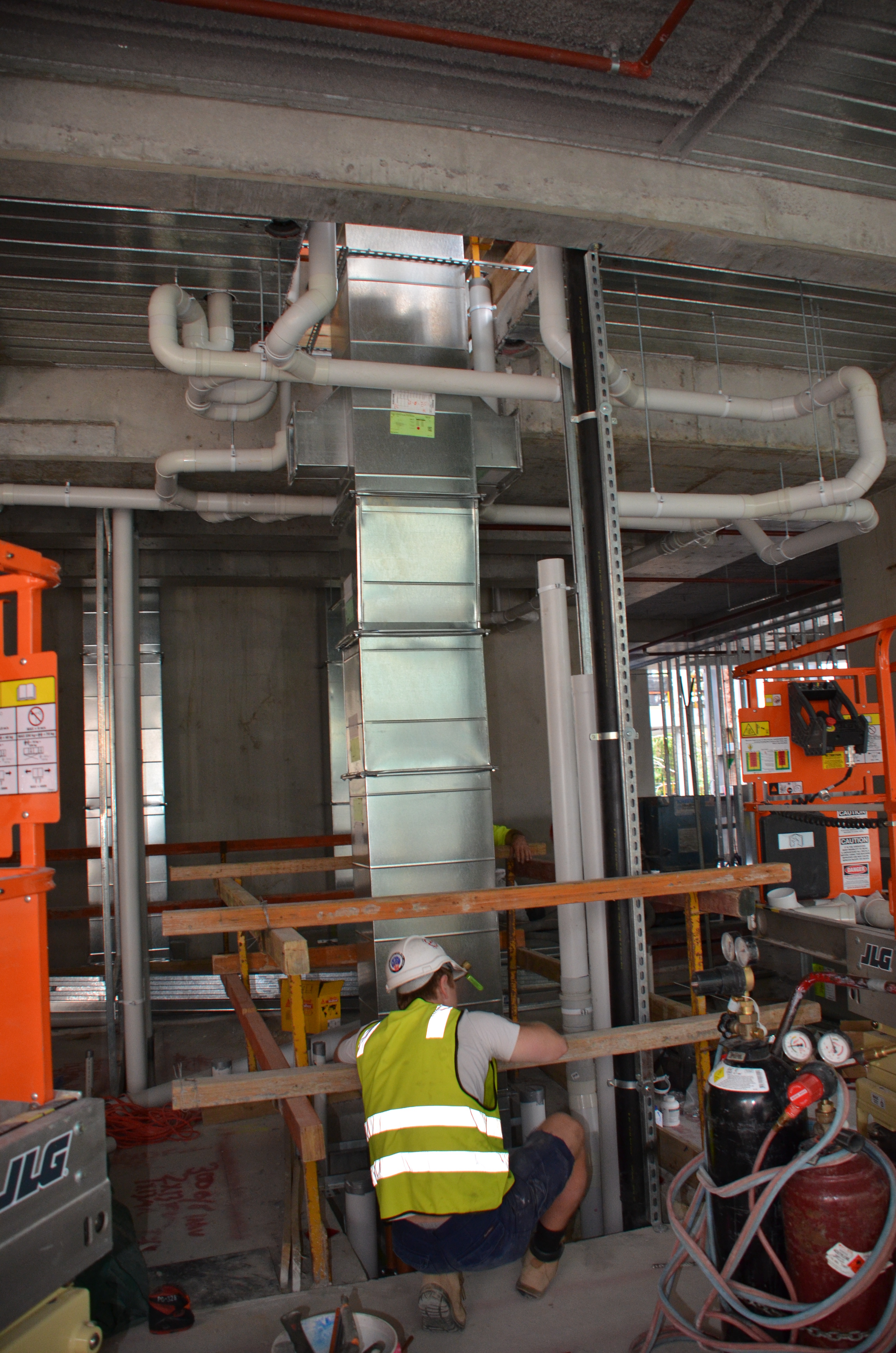 https://archive.abp.unimelb.edu.au/objects/images/Construction/Images/Services/Riser shafts/DSC_3883.JPG