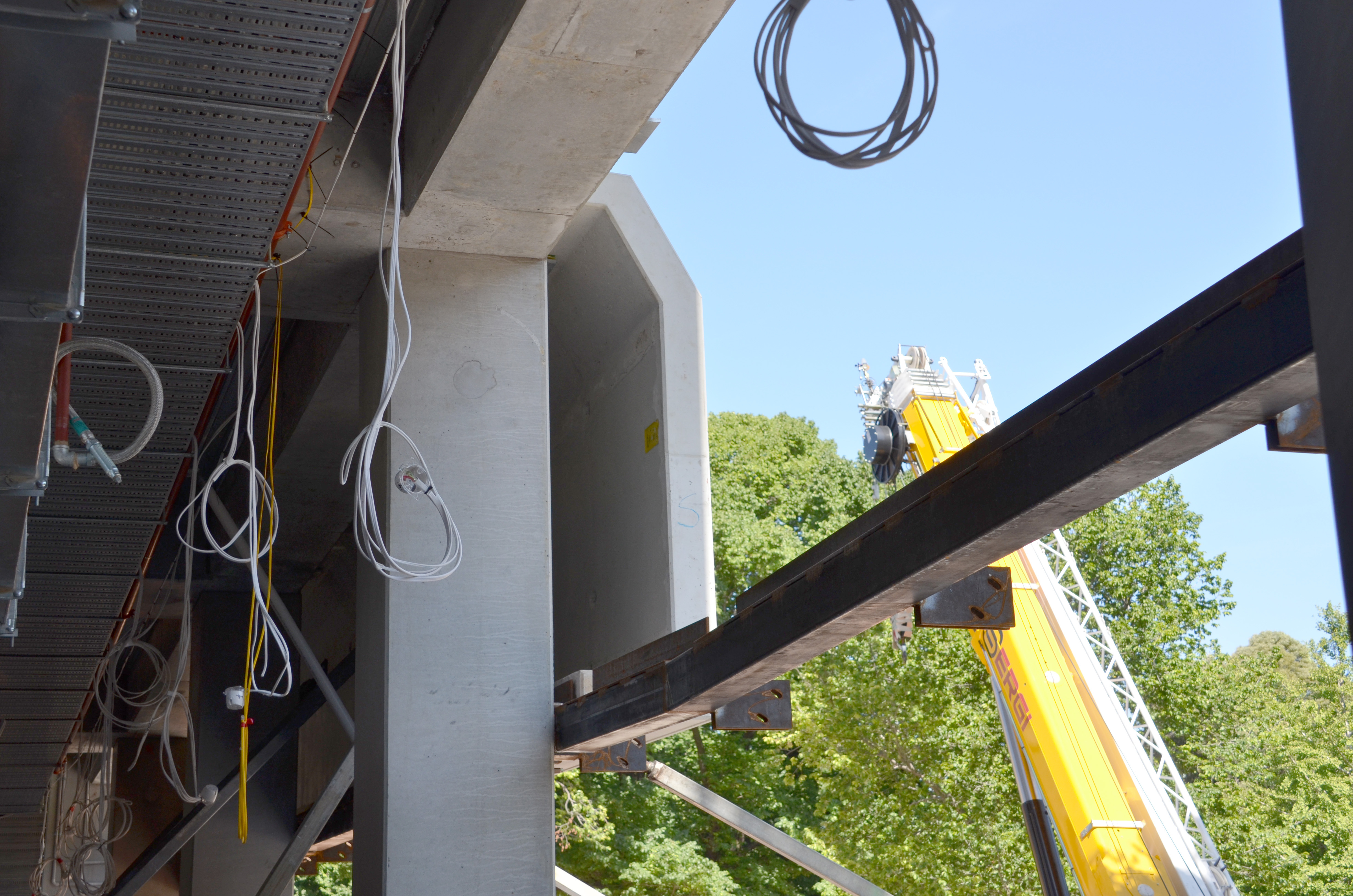 https://archive.abp.unimelb.edu.au/objects/images/Construction/Images/Facades/Precast concrete/Polished south side/DSC_4258.JPG