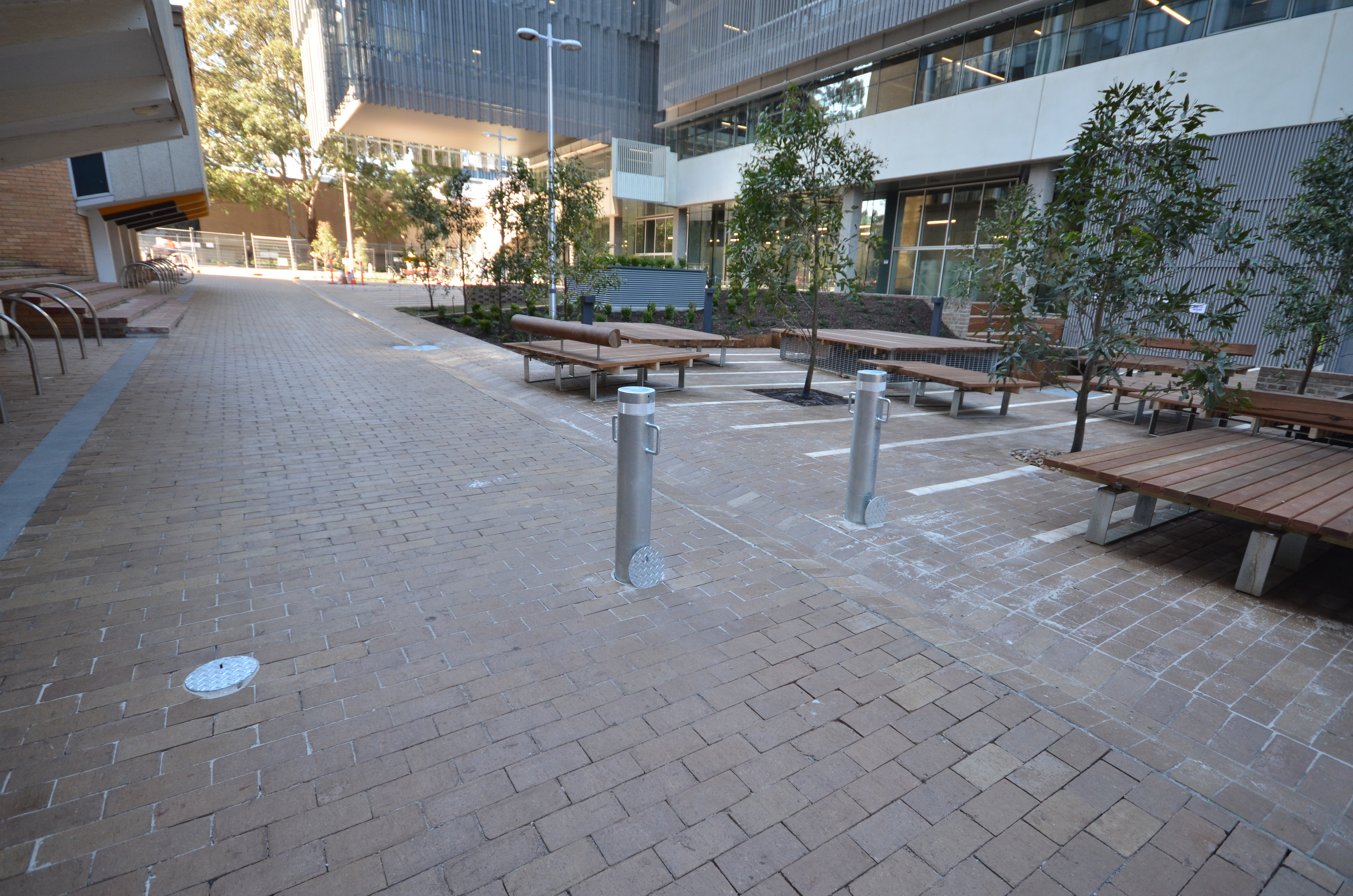 https://archive.abp.unimelb.edu.au/objects/images/Construction/Images/External Works/Brick paving & brick walls/DSD_0103.JPG https://archive.abp.unimelb.edu.au/objects/images/Construction/Images/External Works/Brick paving & brick walls/DSD_0103.JPG