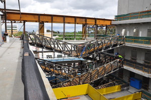 https://archive.abp.unimelb.edu.au/objects/images/Construction/Images/Stairs, walkways and balustrades/Y Stairs structural steel/Installation/DSC_4025.JPG