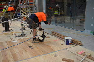 https://archive.abp.unimelb.edu.au/objects/images/Construction/Images/Floors and finishes/Atrium timber/DSC_9054.JPG