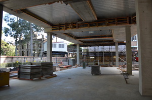 https://archive.abp.unimelb.edu.au/objects/images/Construction/Images/Concrete suspended slabs and beams/Formwork stripping/DSC_2887.JPG