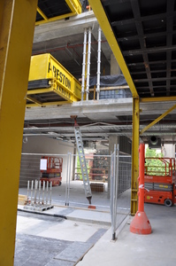 https://archive.abp.unimelb.edu.au/objects/images/Construction/Images/Plant and Equipment/Cantilever loading bays/DSC_3963.JPG