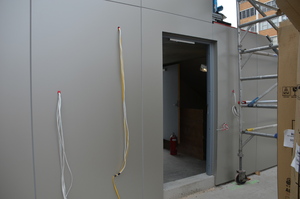 https://archive.abp.unimelb.edu.au/objects/images/Construction/Images/Roof/Sheet wall claddings/Composite sheet/DSC_6925.JPG