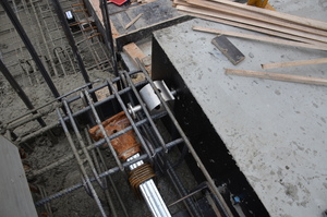 https://archive.abp.unimelb.edu.au/objects/images/Construction/Images/Concrete suspended slabs and beams/Ground level & formwork/DSC_1461.JPG