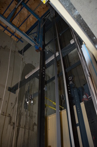 https://archive.abp.unimelb.edu.au/objects/images/Construction/Images/Services/Lift installation/Main lift bank/DSC_7113.JPG