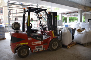 https://archive.abp.unimelb.edu.au/objects/images/Construction/Images/Plant and Equipment/Forklifts/DSC_3865.JPG