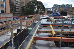 https://archive.abp.unimelb.edu.au/objects/images/Construction/Images/Concrete suspended slabs and beams/Cast in brackets/DSC_1944.JPG