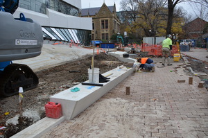 https://archive.abp.unimelb.edu.au/objects/images/Construction/Images/External Works/Precast concrete seating and supports/DSC_8969.JPG