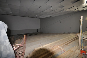 https://archive.abp.unimelb.edu.au/objects/images/Construction/Images/Floors and finishes/Floor framing to lecture theatres/Large theatre tier/DSC_7276.JPG