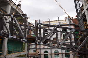 https://archive.abp.unimelb.edu.au/objects/images/Construction/Images/Stairs, walkways and balustrades/Y Stairs structural steel/Installation/DSC_3462.JPG